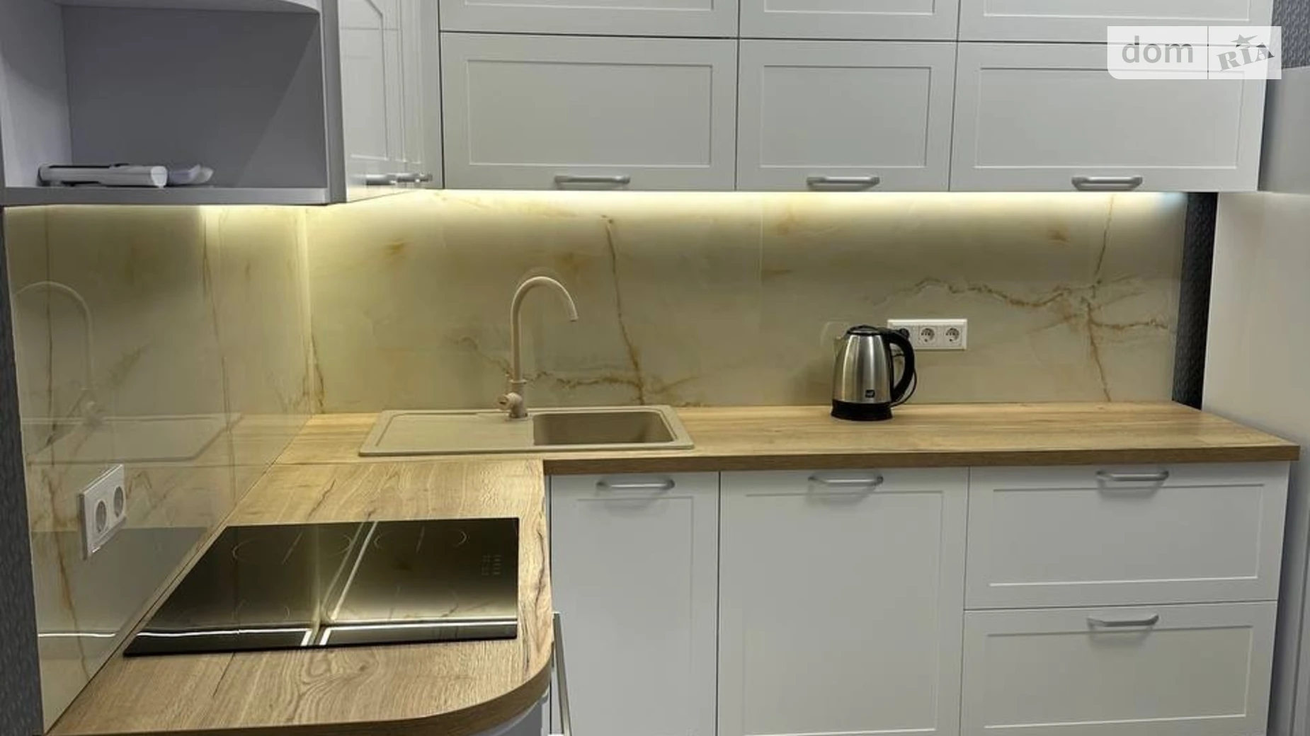 Продается 1-комнатная квартира 45 кв. м в Одессе, ул. Академика Сахарова, 3 - фото 2