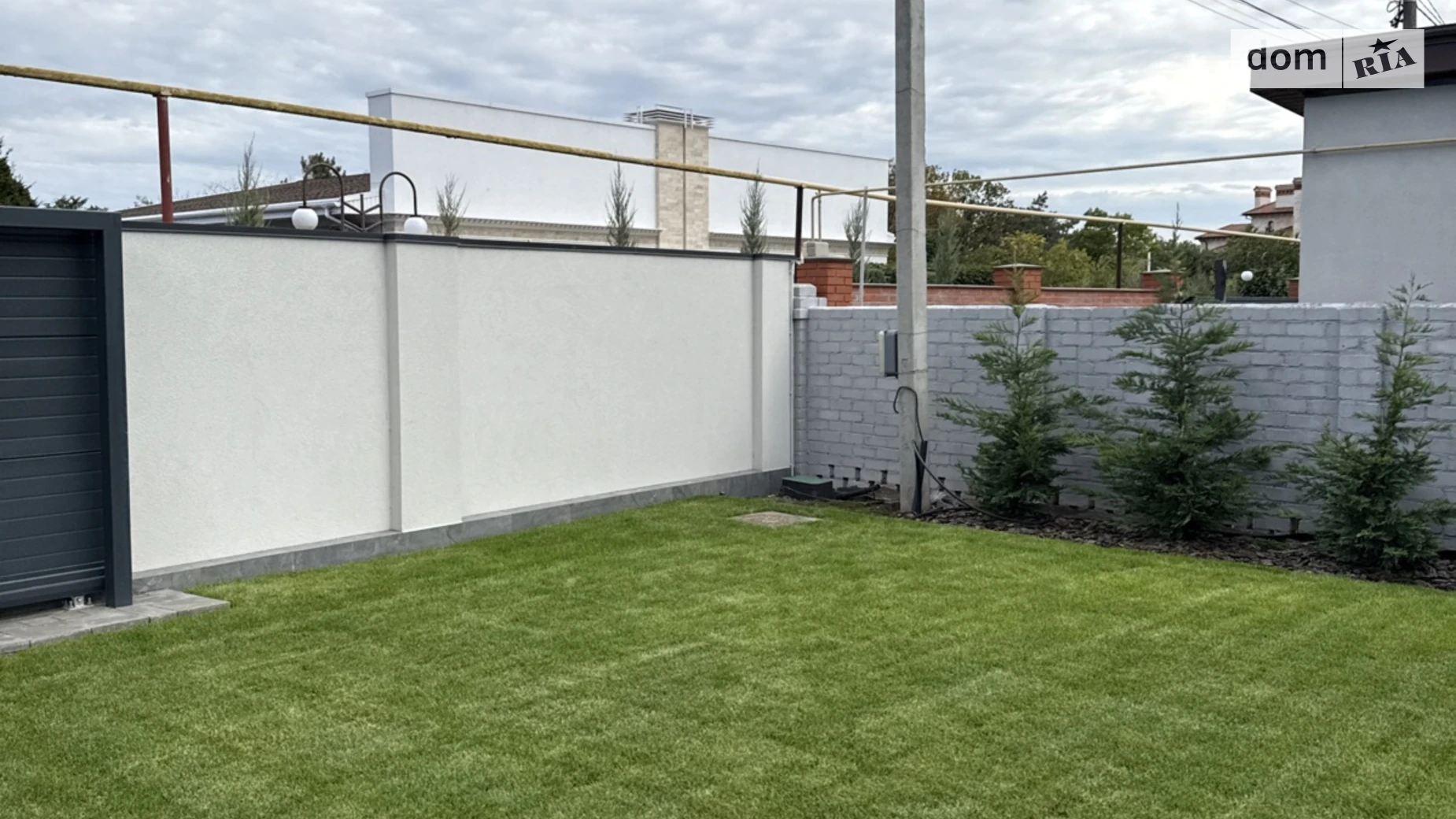 Продается дом на 2 этажа 180 кв. м с камином, цена: 250000 $ - фото 3