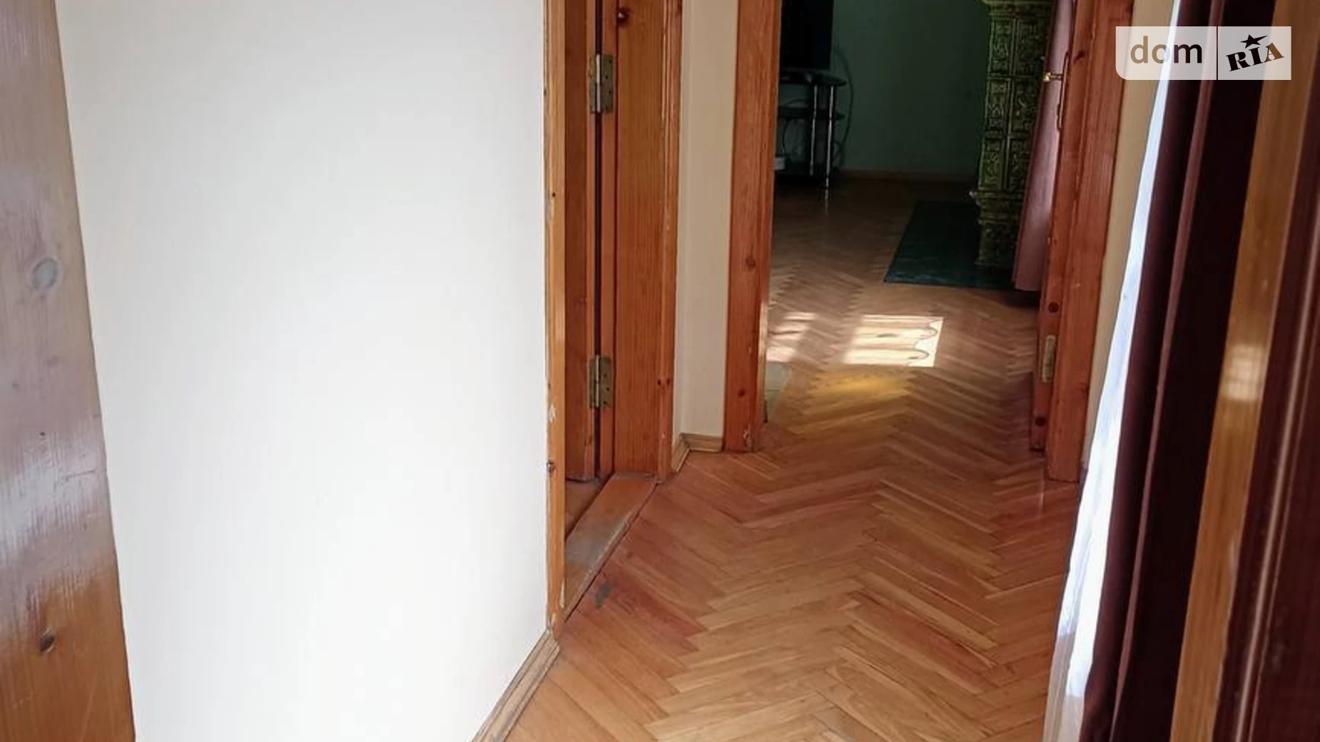 Продается дом на 3 этажа 800 кв. м с балконом, цена: 500000 $ - фото 3