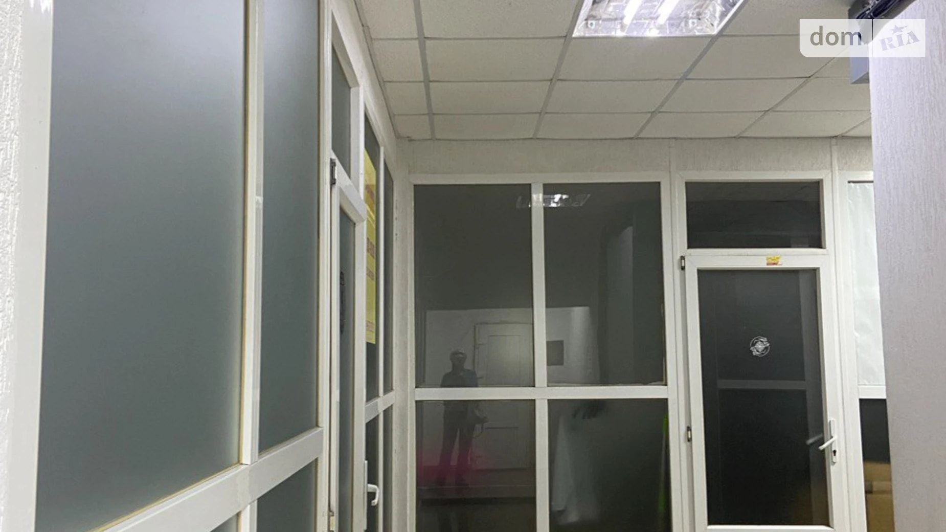 Сдается в аренду помещения свободного назначения 13.4 кв. м в 4-этажном здании, цена: 4800 грн - фото 2