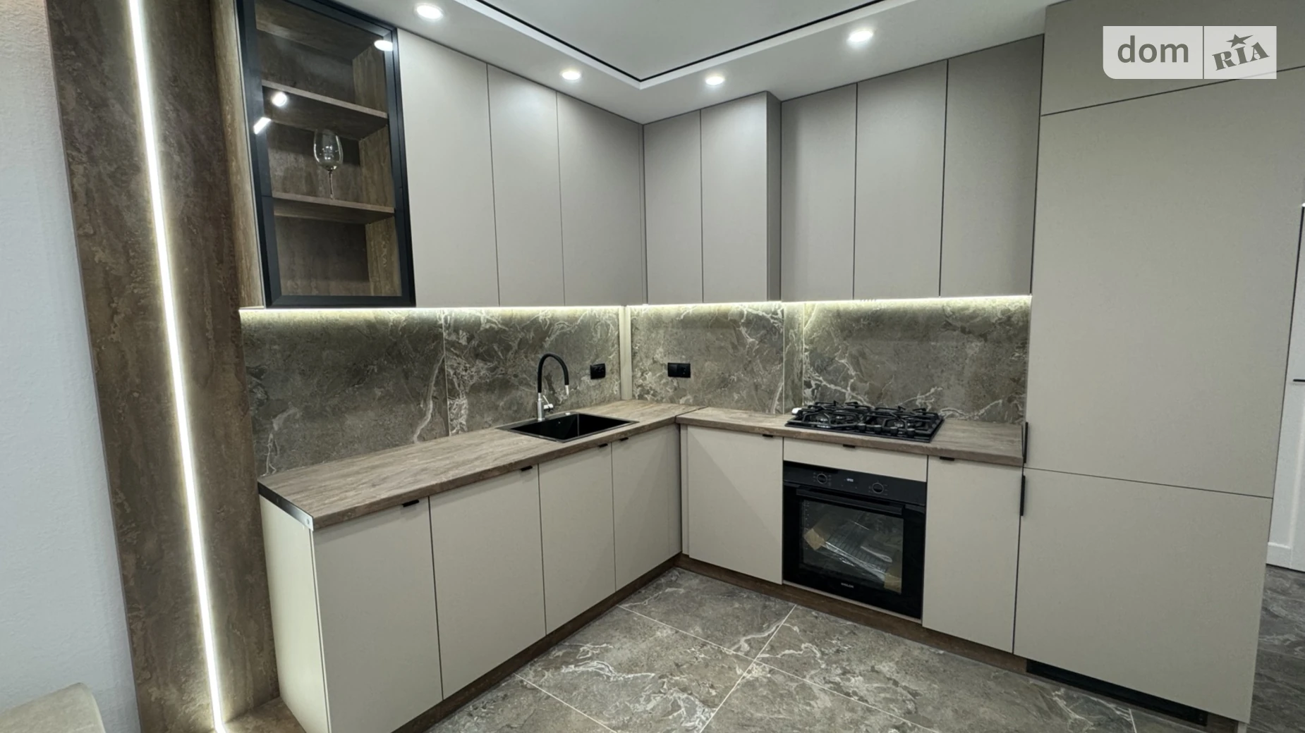 3-комнатная квартира 65 кв. м в Тернополе, ул. Киевская - фото 3