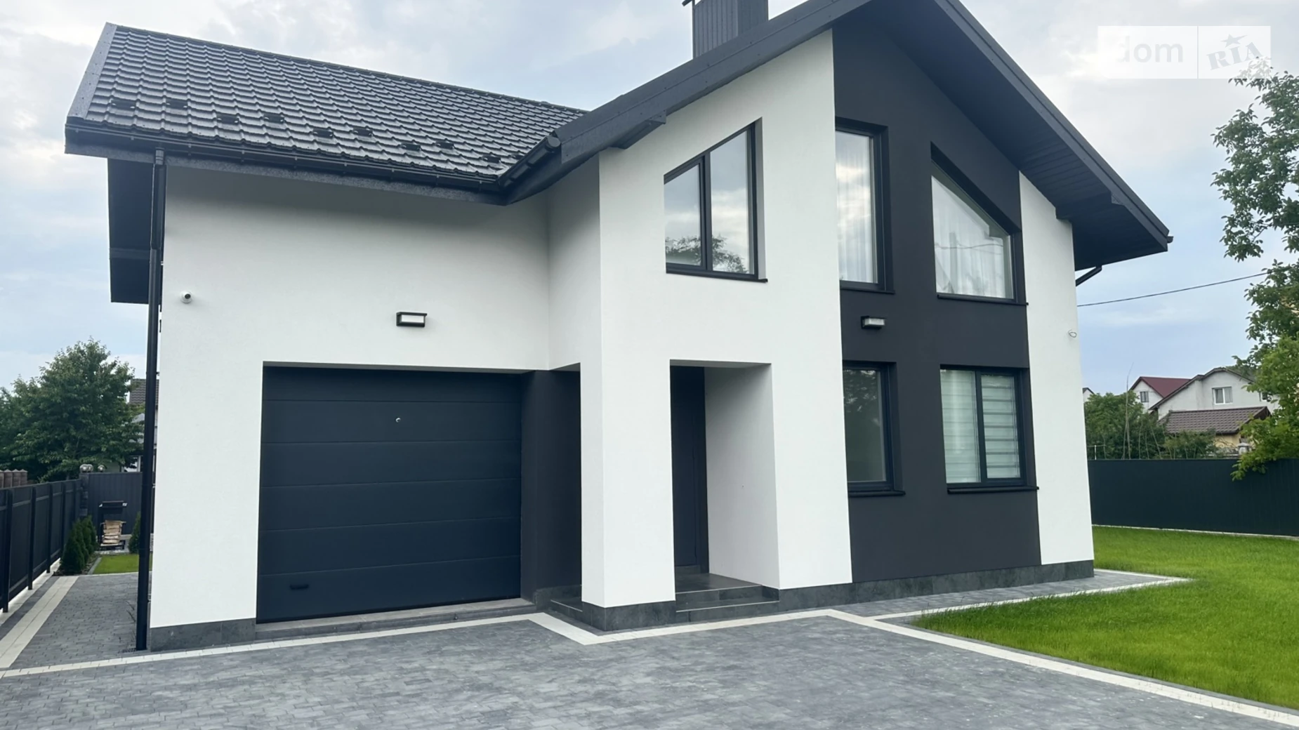 Продается дом на 2 этажа 135.6 кв. м с бассейном, цена: 320000 $ - фото 2