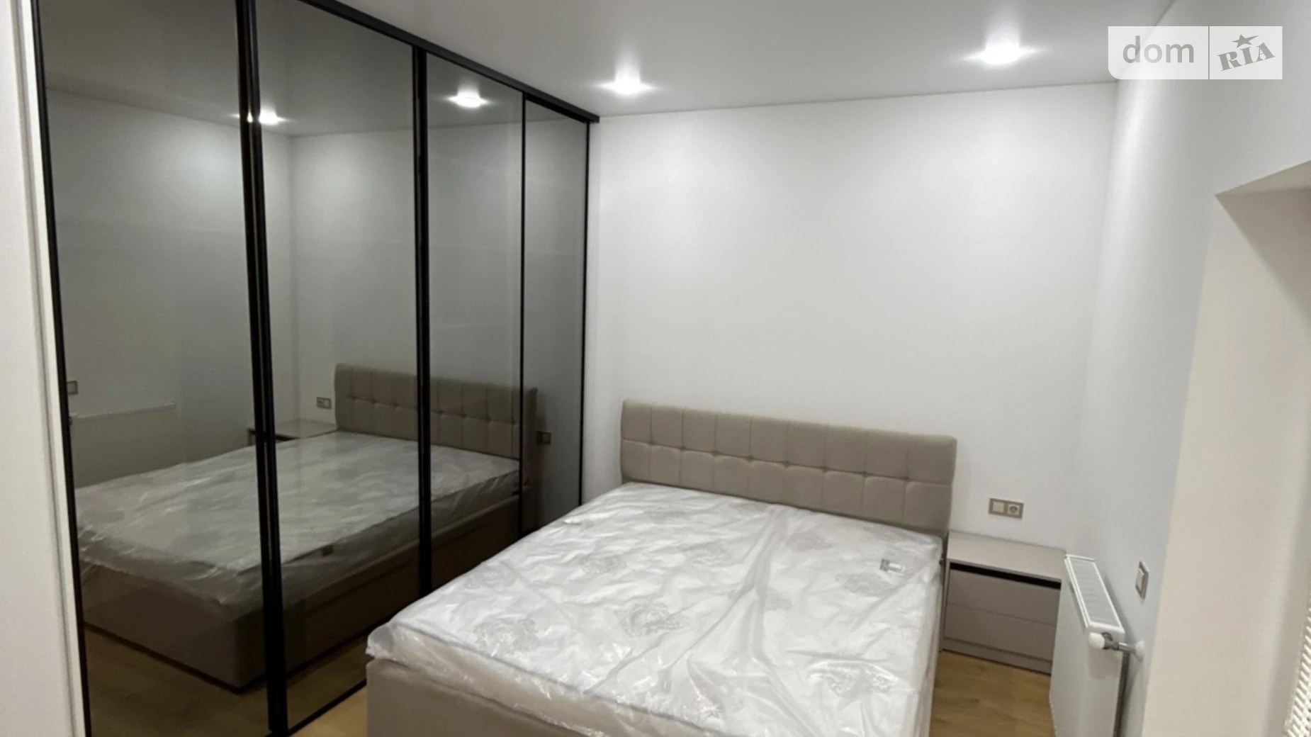 Продается 2-комнатная квартира 72 кв. м в Черновцах, ул. Тургенева Ивана, 10 - фото 2