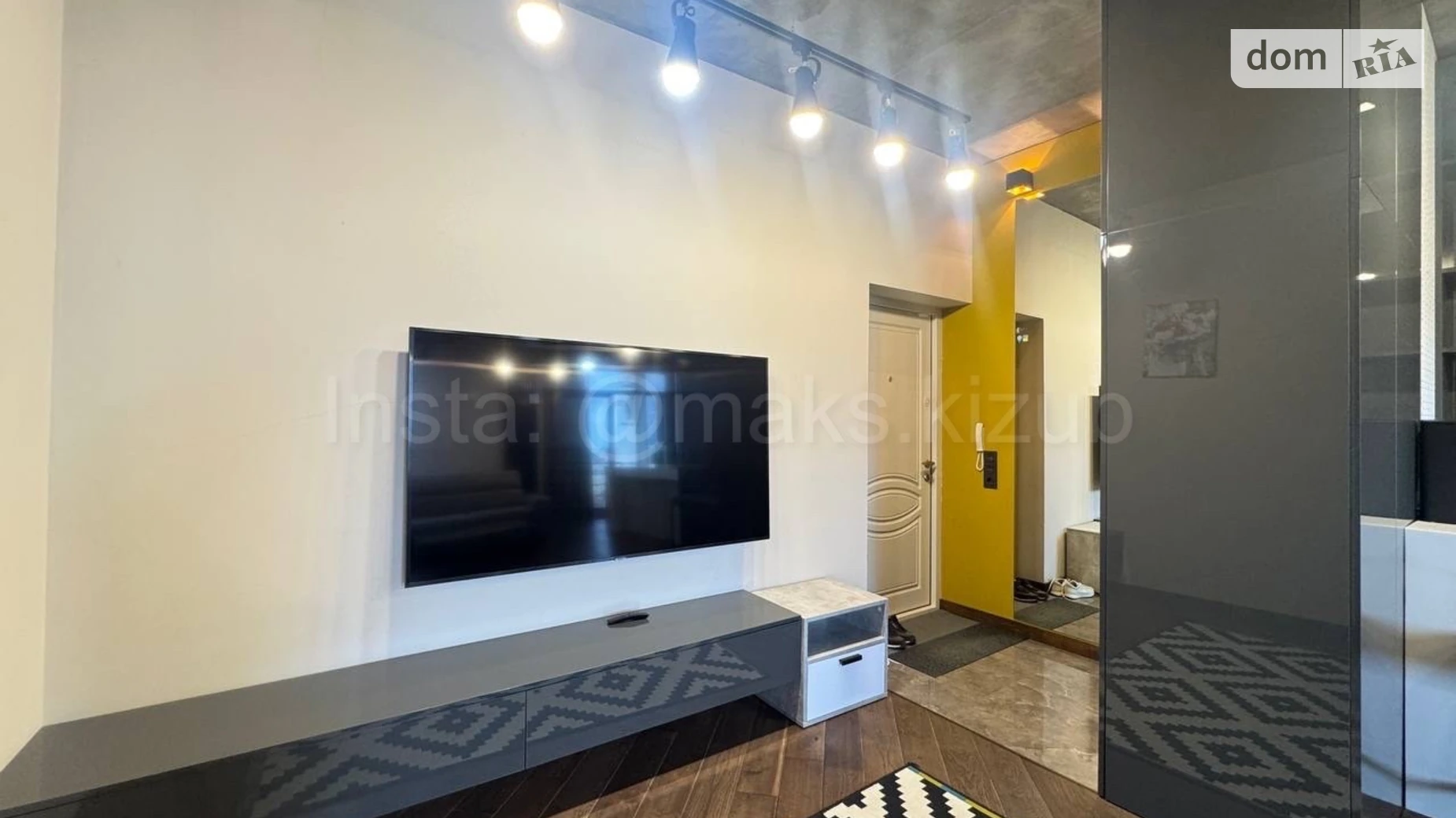 Продается 2-комнатная квартира 85 кв. м в Ужгороде, ул. Вишневая(Осипенко), 28 - фото 2