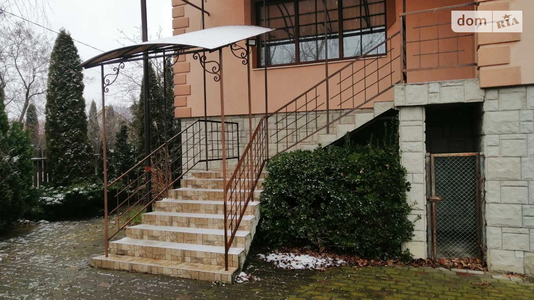 Продается дом на 2 этажа 294 кв. м с мебелью, цена: 120000 € - фото 2