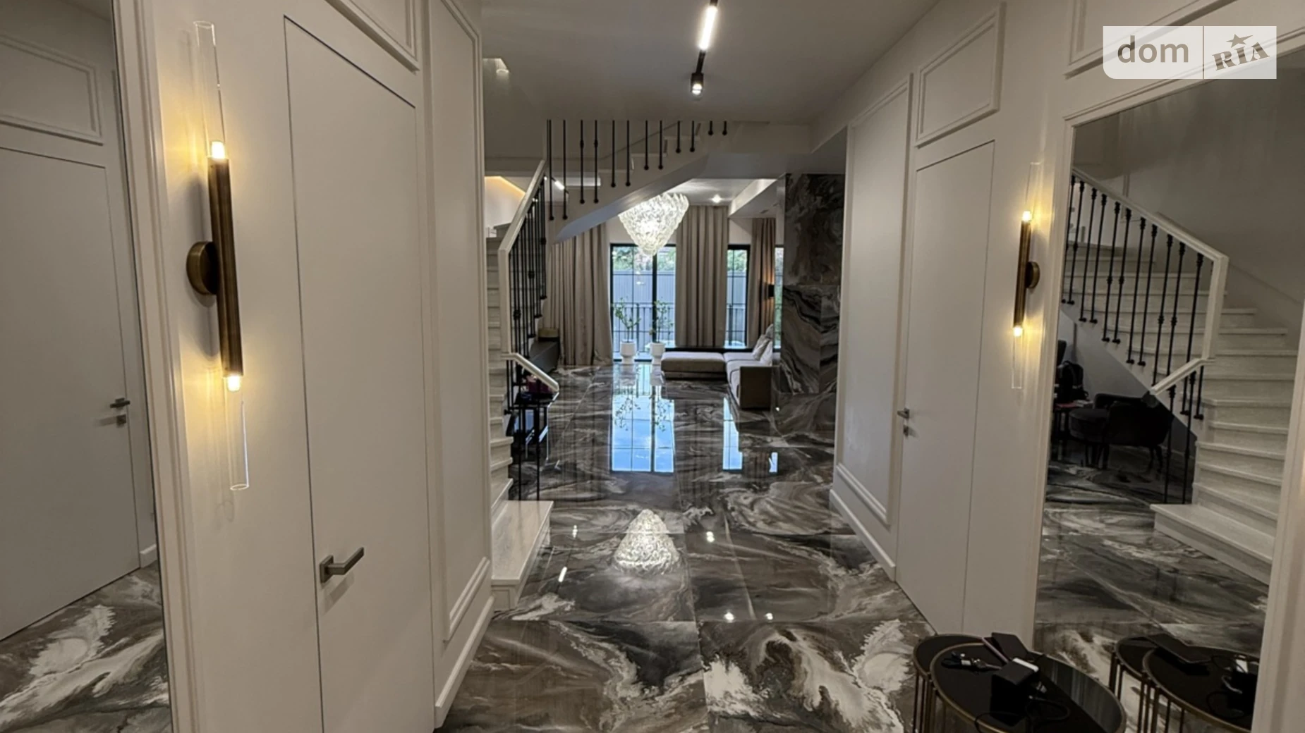 ул. Украинская, 18 Первомайский Черновцы, цена: 750000 $ - фото 2