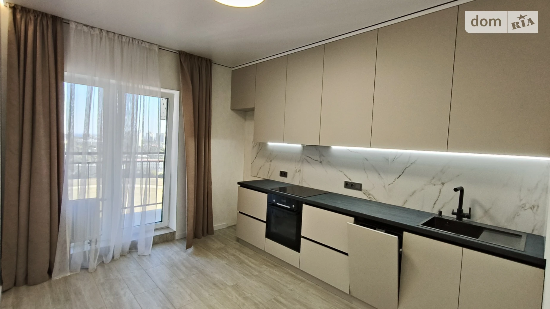 Продается 1-комнатная квартира 43 кв. м в Одессе, ул. Краснова - фото 2