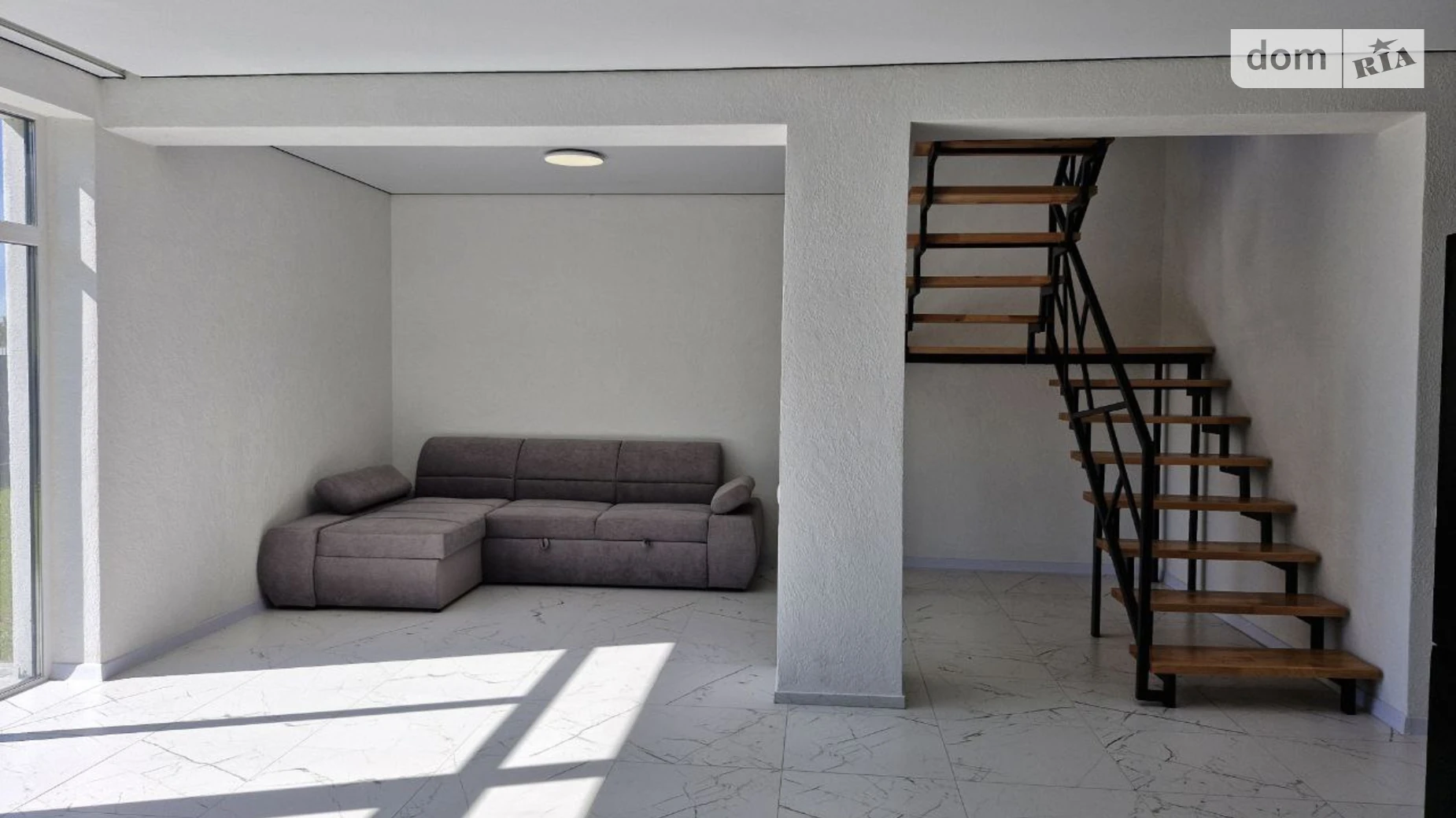 Продается дом на 2 этажа 220 кв. м с бассейном, цена: 180000 $ - фото 2
