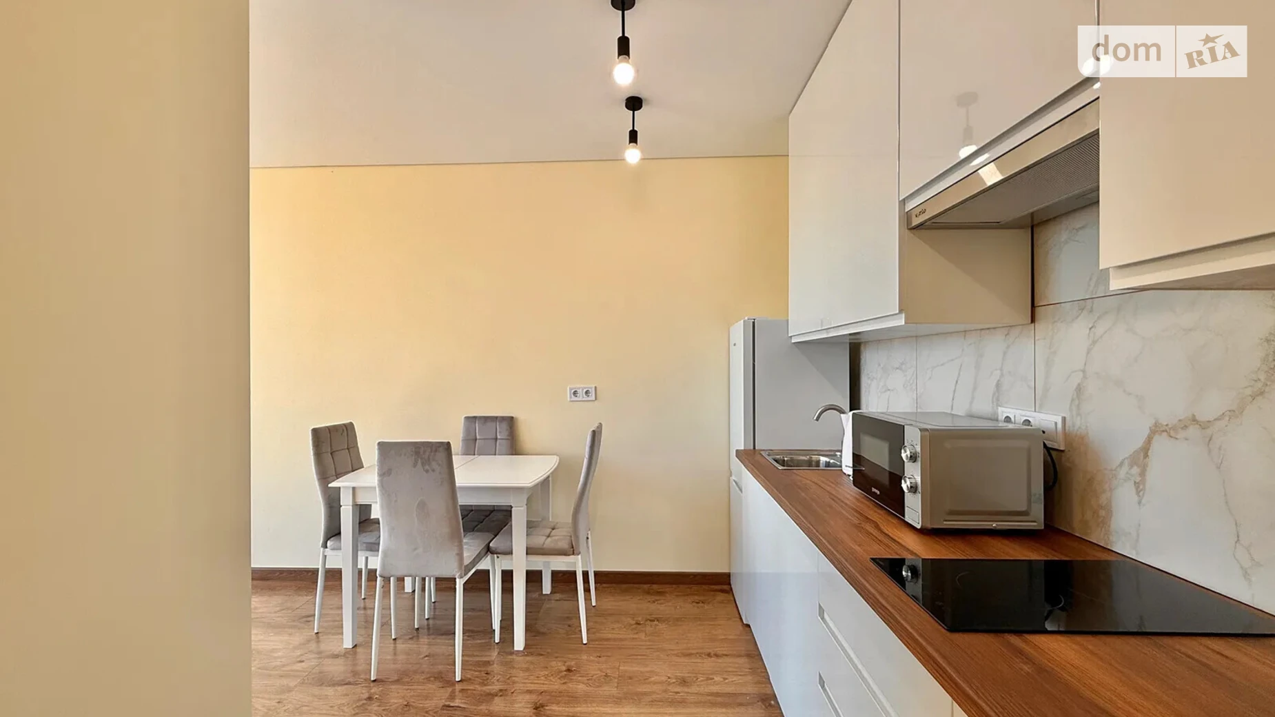 Продается 1-комнатная квартира 27 кв. м в Ивано-Франковске, ул. Левицкого Романа - фото 2