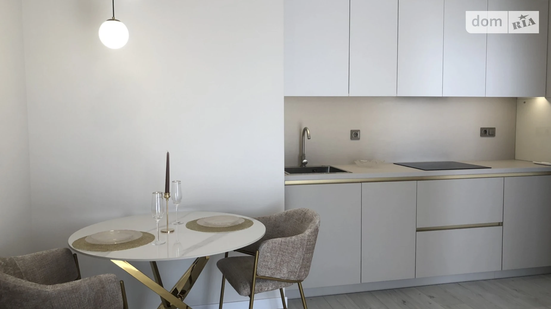 Продается 1-комнатная квартира 41 кв. м в Одессе, ул. Краснова, 3/60 - фото 2