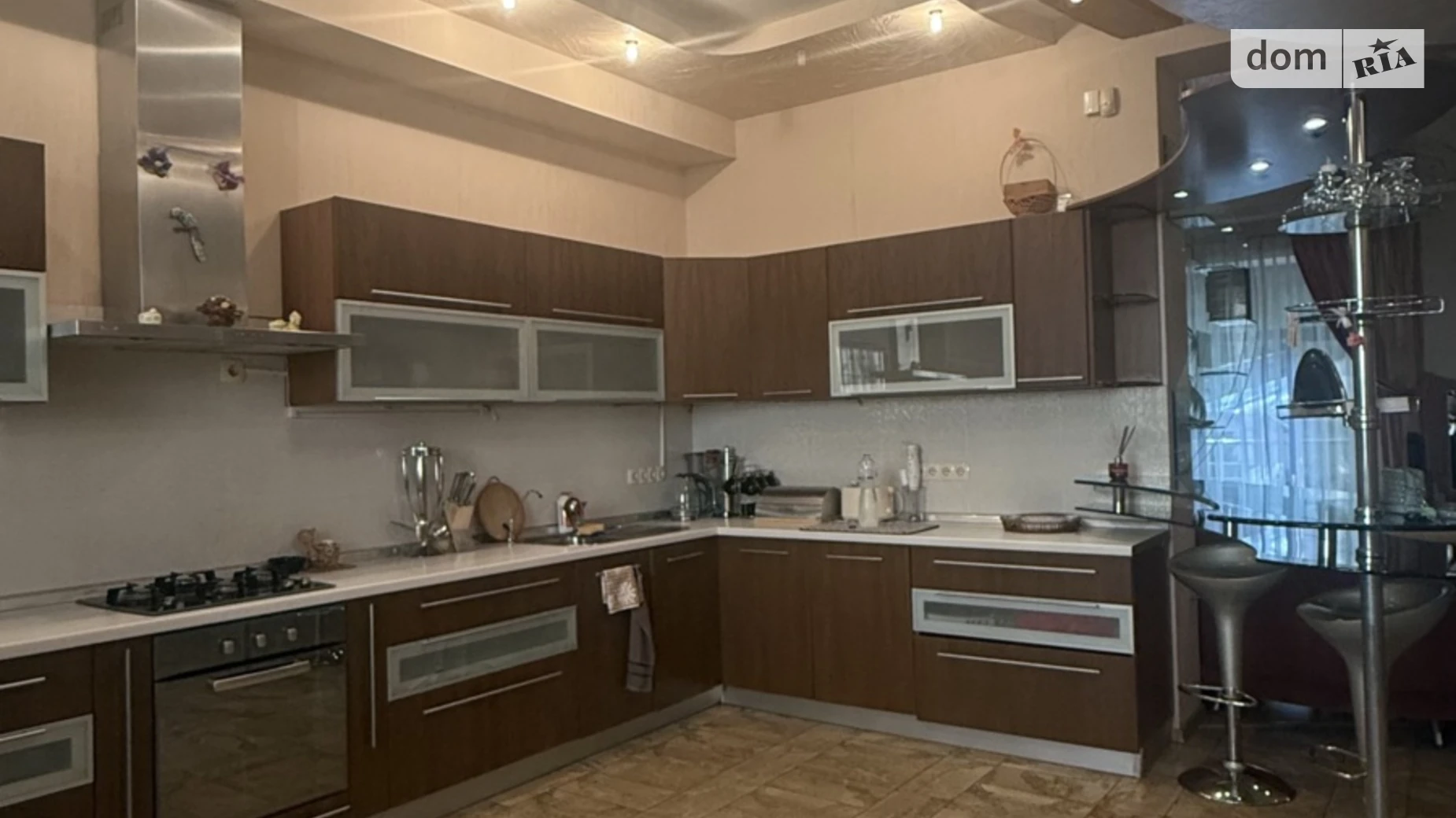 Сдается в оренду частина будинку 250 кв. м з ділянкою, цена: 2000 $ - фото 2
