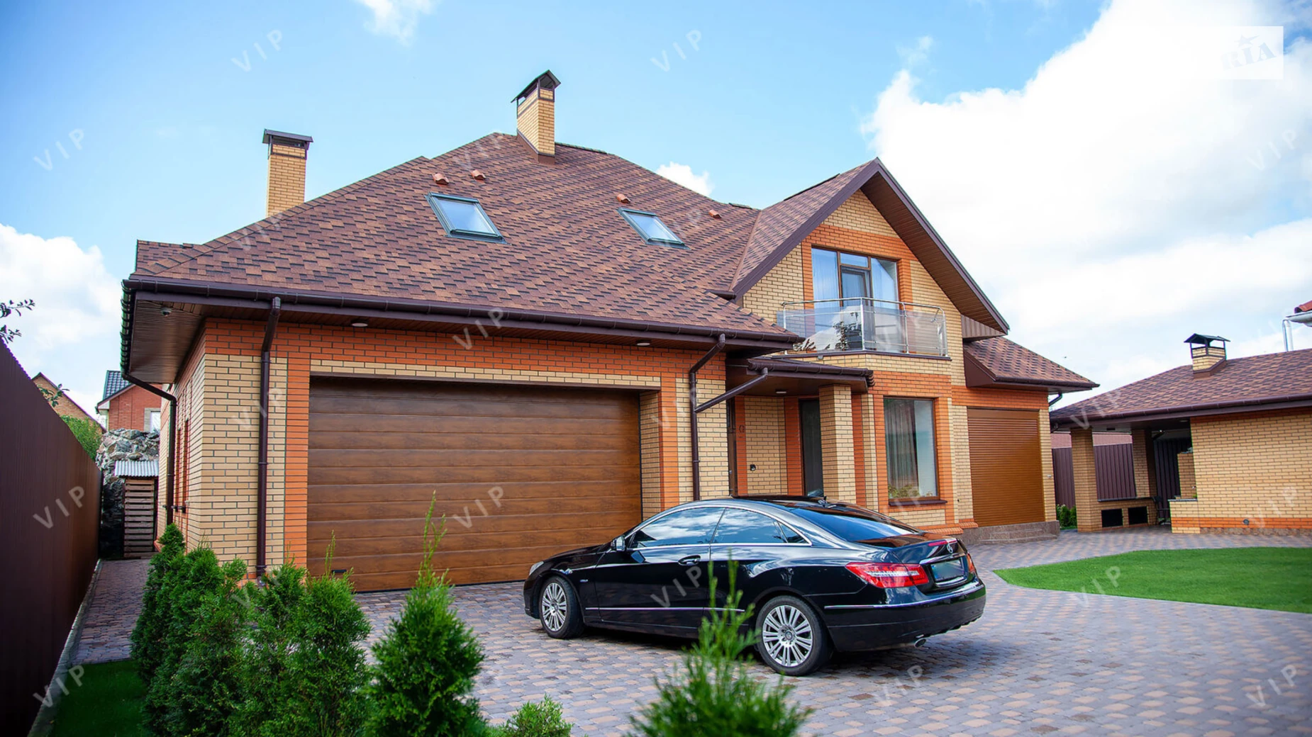 Продается дом на 2 этажа 210 кв. м с участком, цена: 350000 $ - фото 2