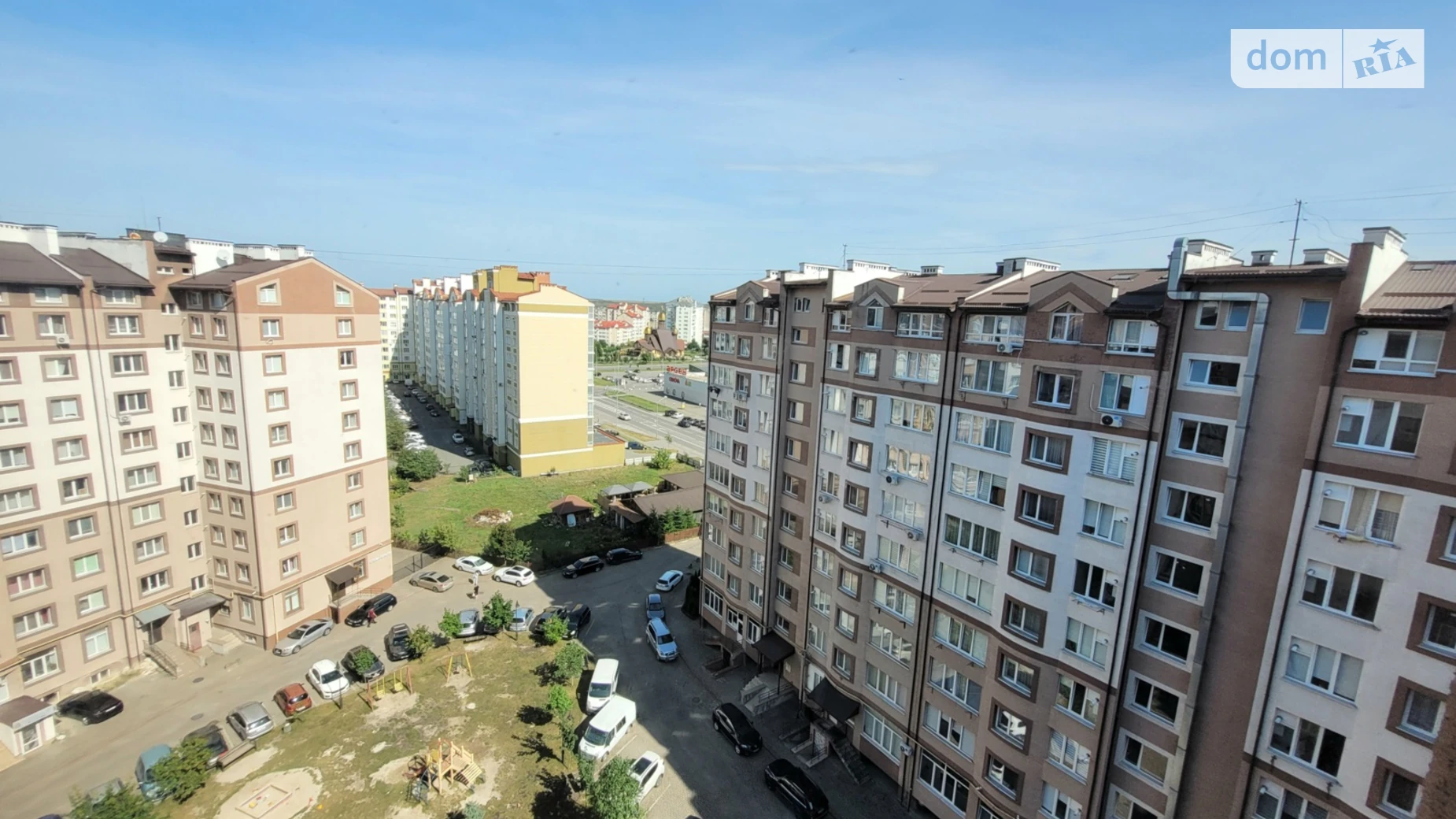 Продается 2-комнатная квартира 67.8 кв. м в Ивано-Франковске, ул. Ивасюка, 11 - фото 2