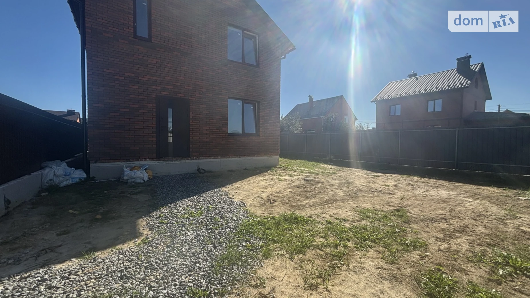 Продается дом на 2 этажа 105 кв. м с гаражом, цена: 102000 $ - фото 2