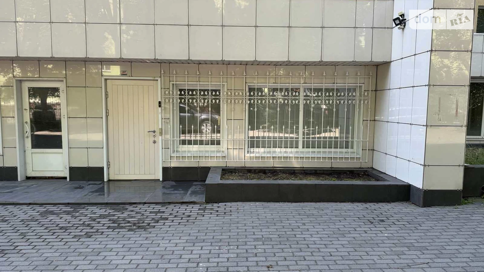 Сдается в аренду офис 70 кв. м в бизнес-центре, цена: 15000 грн - фото 2