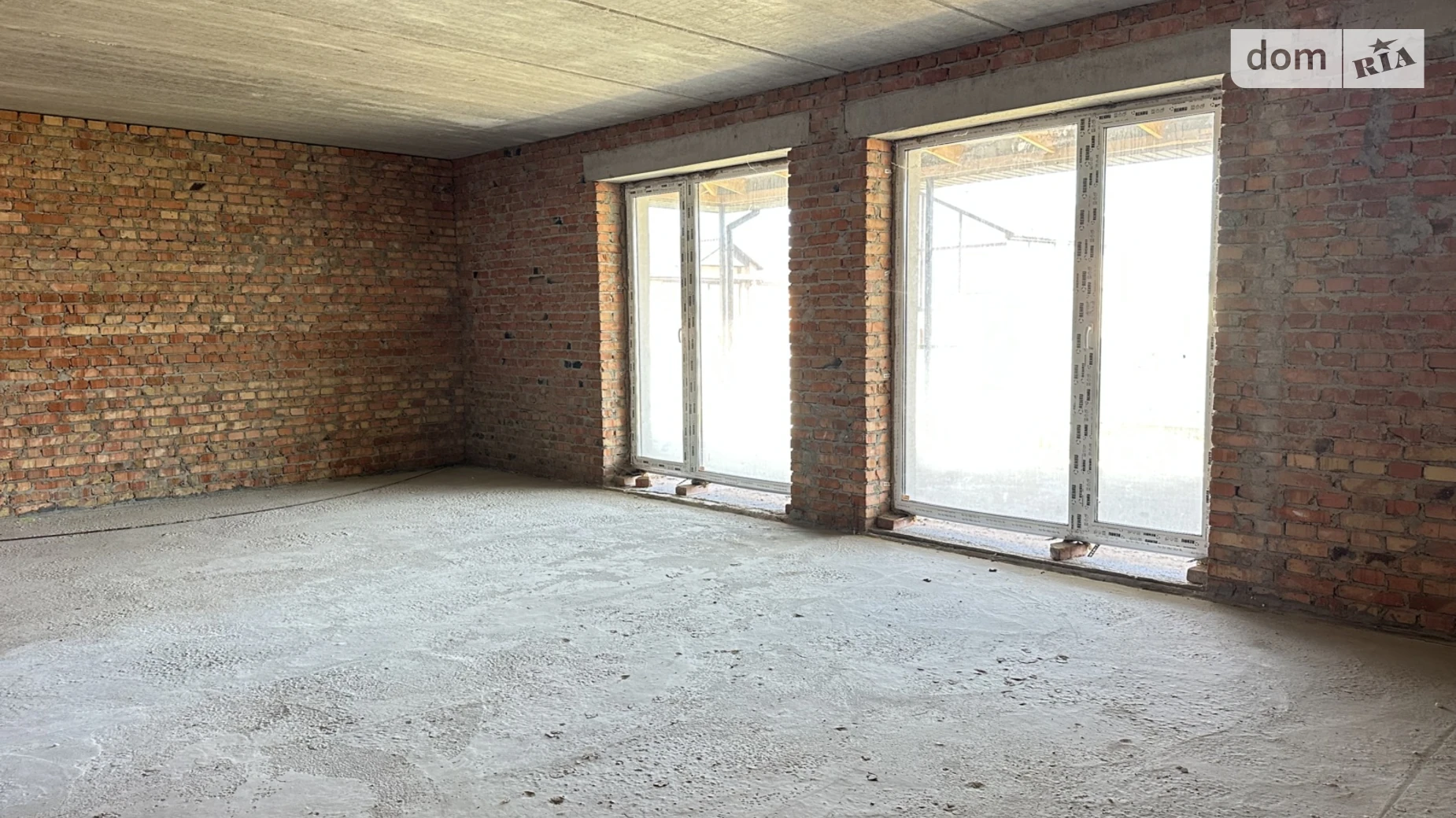 Продается дом на 2 этажа 283 кв. м с бассейном, цена: 145000 $ - фото 2