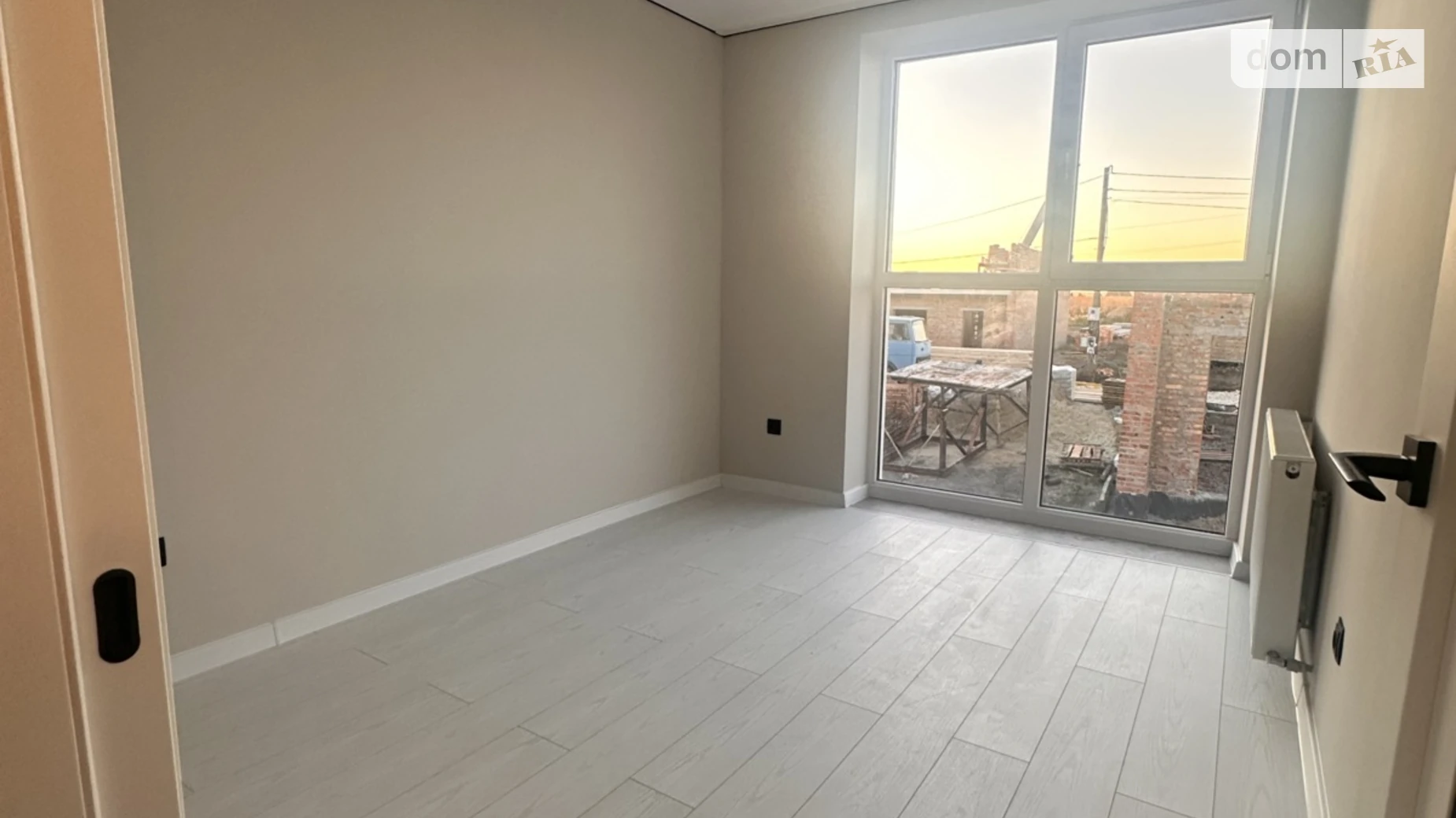 Продается дом на 2 этажа 120 кв. м с бассейном, цена: 135000 $ - фото 2