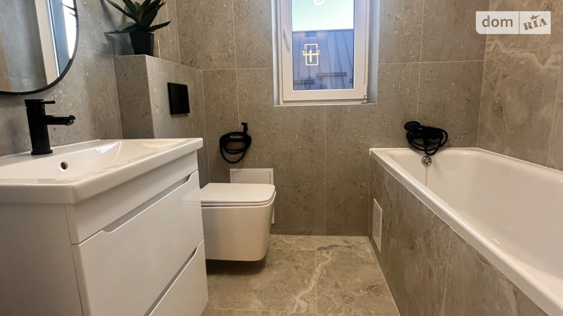 Продается дом на 2 этажа 120 кв. м с бассейном, цена: 135000 $ - фото 3