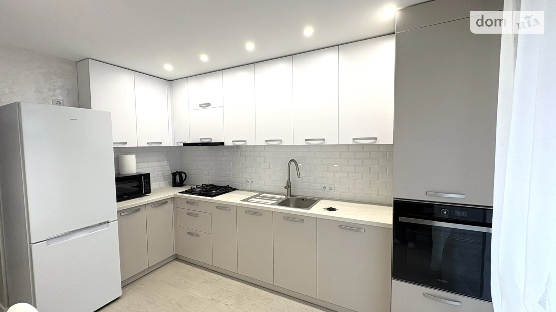 1-комнатная квартира 43.8 кв. м в Тернополе, ул. Академика Сергея Королева - фото 2