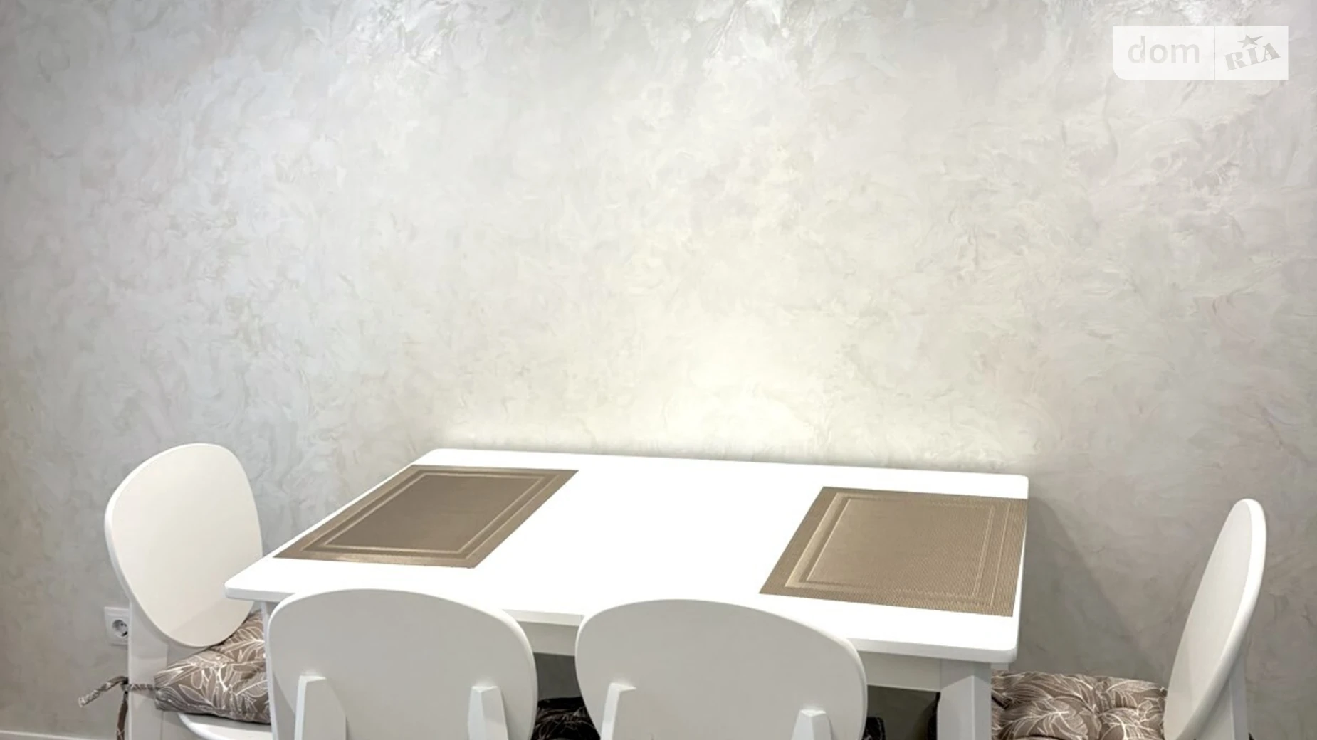 1-комнатная квартира 43.8 кв. м в Тернополе, ул. Академика Сергея Королева - фото 3