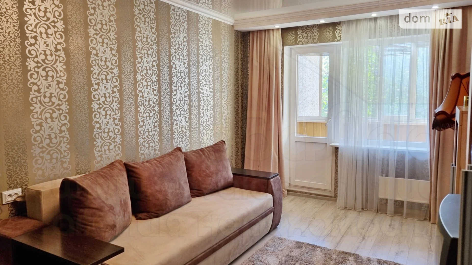 Продается 3-комнатная квартира 71.5 кв. м в Чернигове, ул. Независимости - фото 2