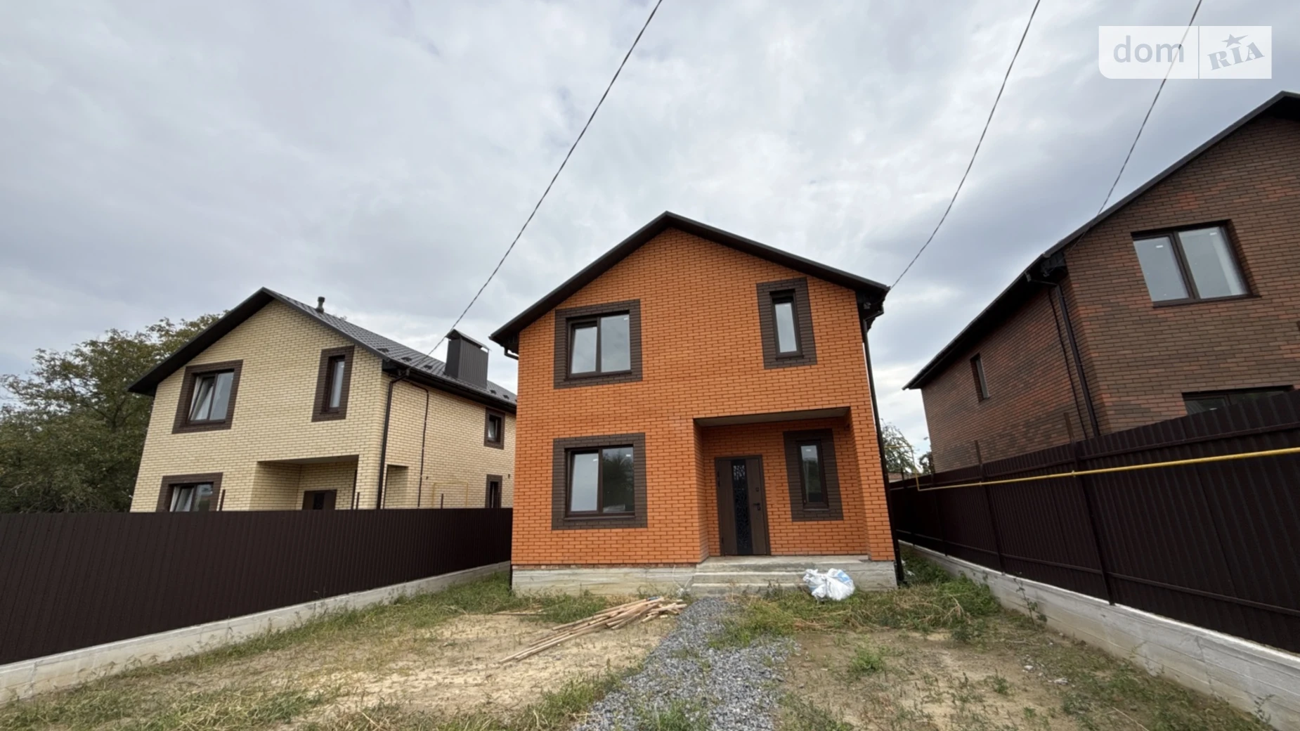 Продается дом на 2 этажа 120 кв. м с гаражом, цена: 92000 $ - фото 2