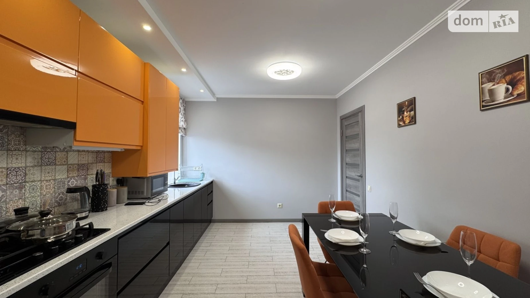 Сдается в аренду 2-комнатная квартира 70.6 кв. м в, цена: 750 $ - фото 2