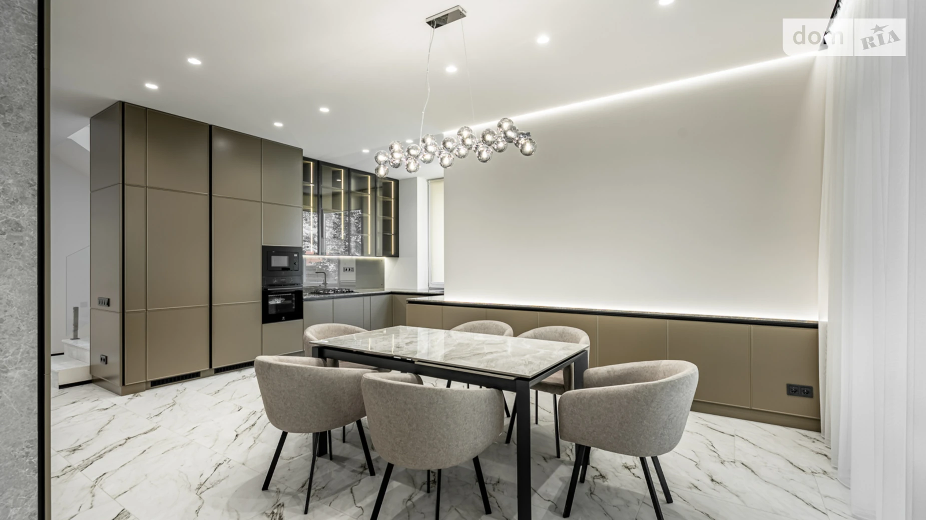 Продается дом на 2 этажа 208.4 кв. м с мансардой, цена: 580000 $ - фото 2
