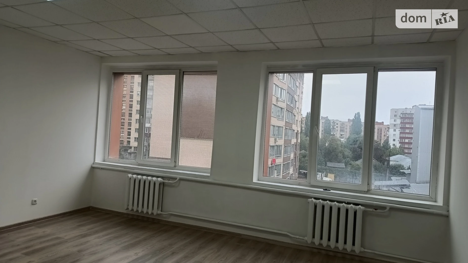 Сдается в аренду офис 24.5 кв. м в бизнес-центре, цена: 5500 грн - фото 2
