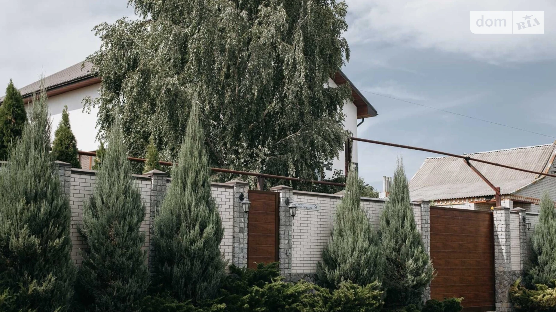Сдается в аренду дом на 2 этажа 300 кв. м с беседкой, цена: 1500 € - фото 2