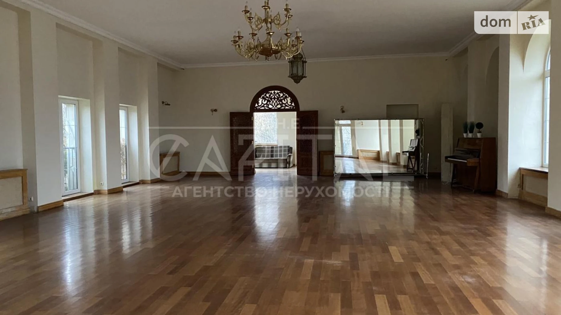 Сдается в аренду дом на 3 этажа 1390 кв. м с садом, цена: 5000 $ - фото 4