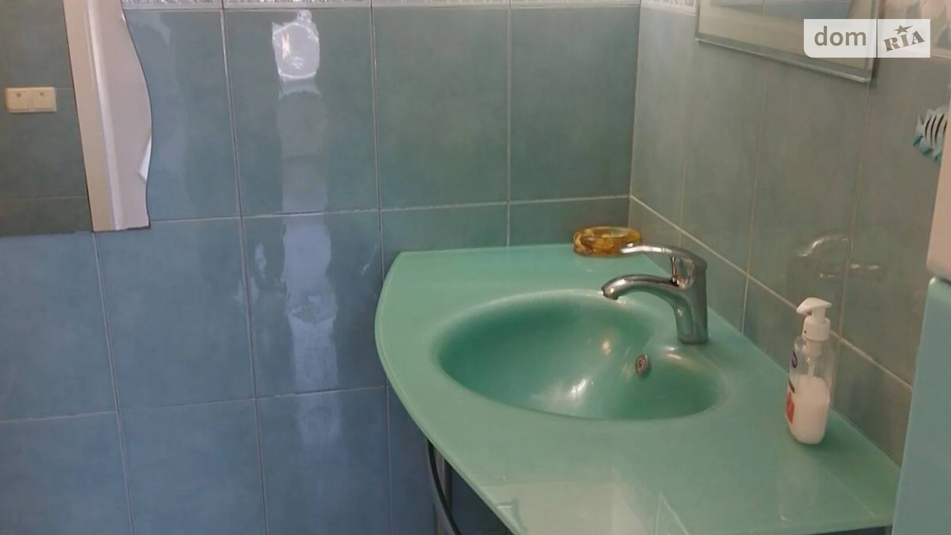 Сдается в аренду дом на 2 этажа 220 кв. м с бассейном, цена: 1000 $ - фото 2