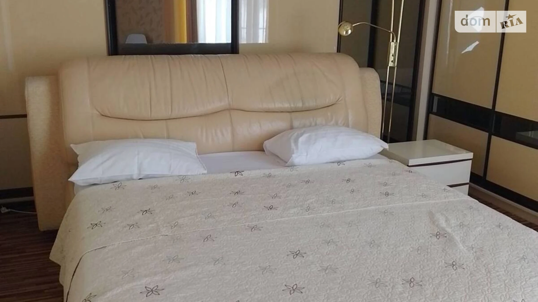 Сдается в аренду дом на 2 этажа 220 кв. м с бассейном, цена: 1000 $ - фото 3