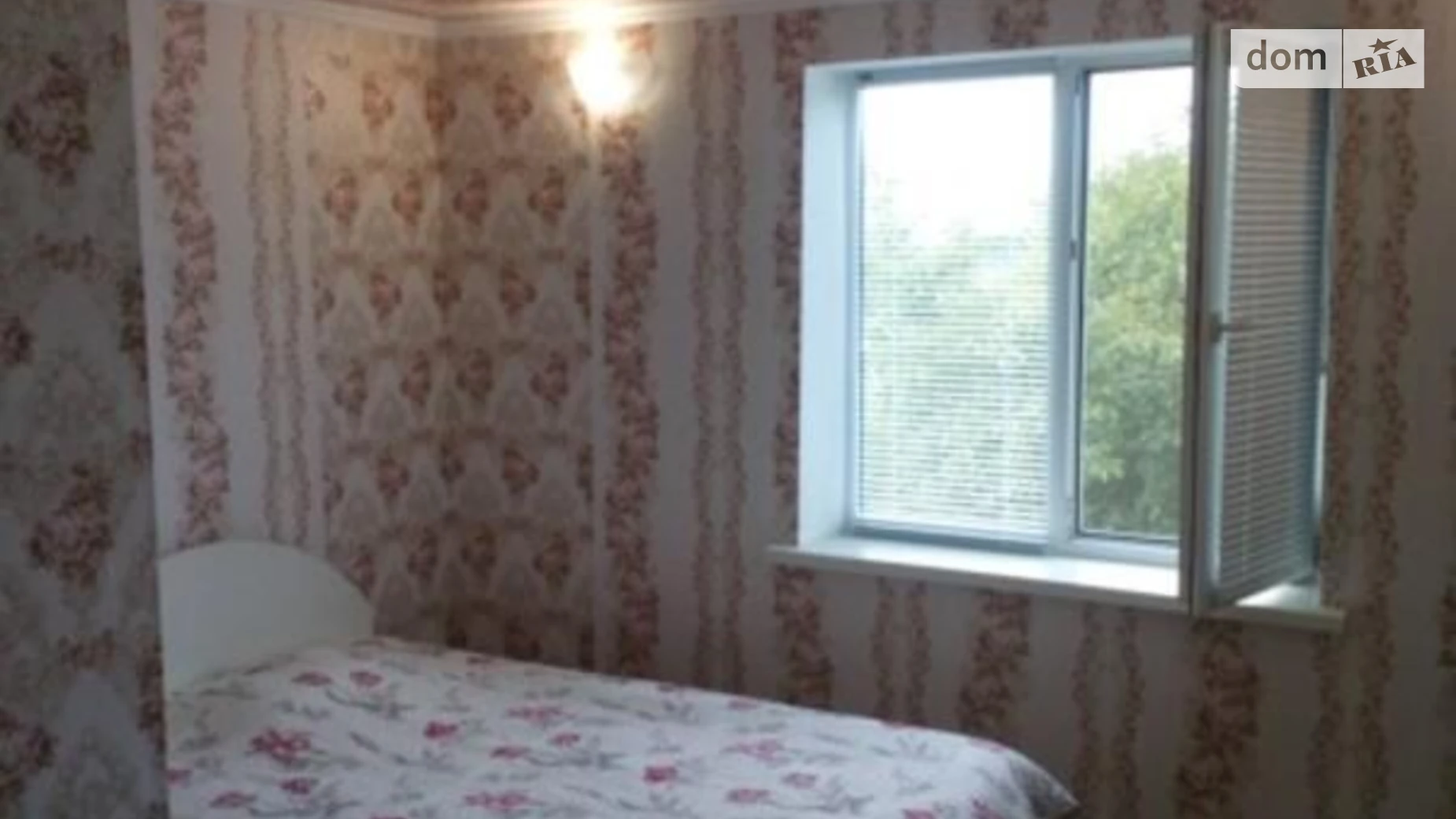 Продается дом на 3 этажа 150 кв. м с гаражом, цена: 30000 $ - фото 2
