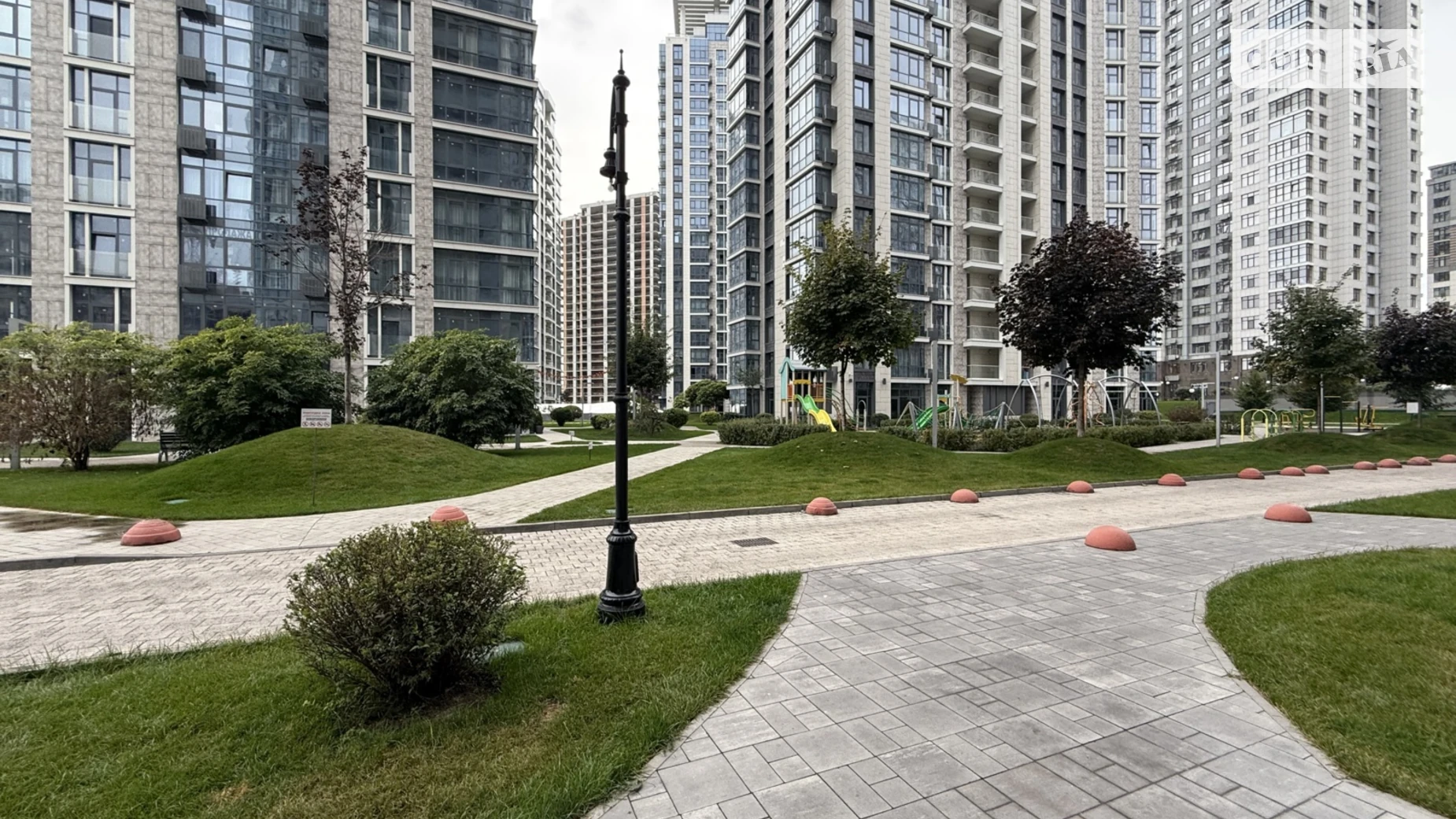 Продается 2-комнатная квартира 84 кв. м в Киеве, ул. Андрея Верхогляда(Драгомирова), 15Б - фото 2