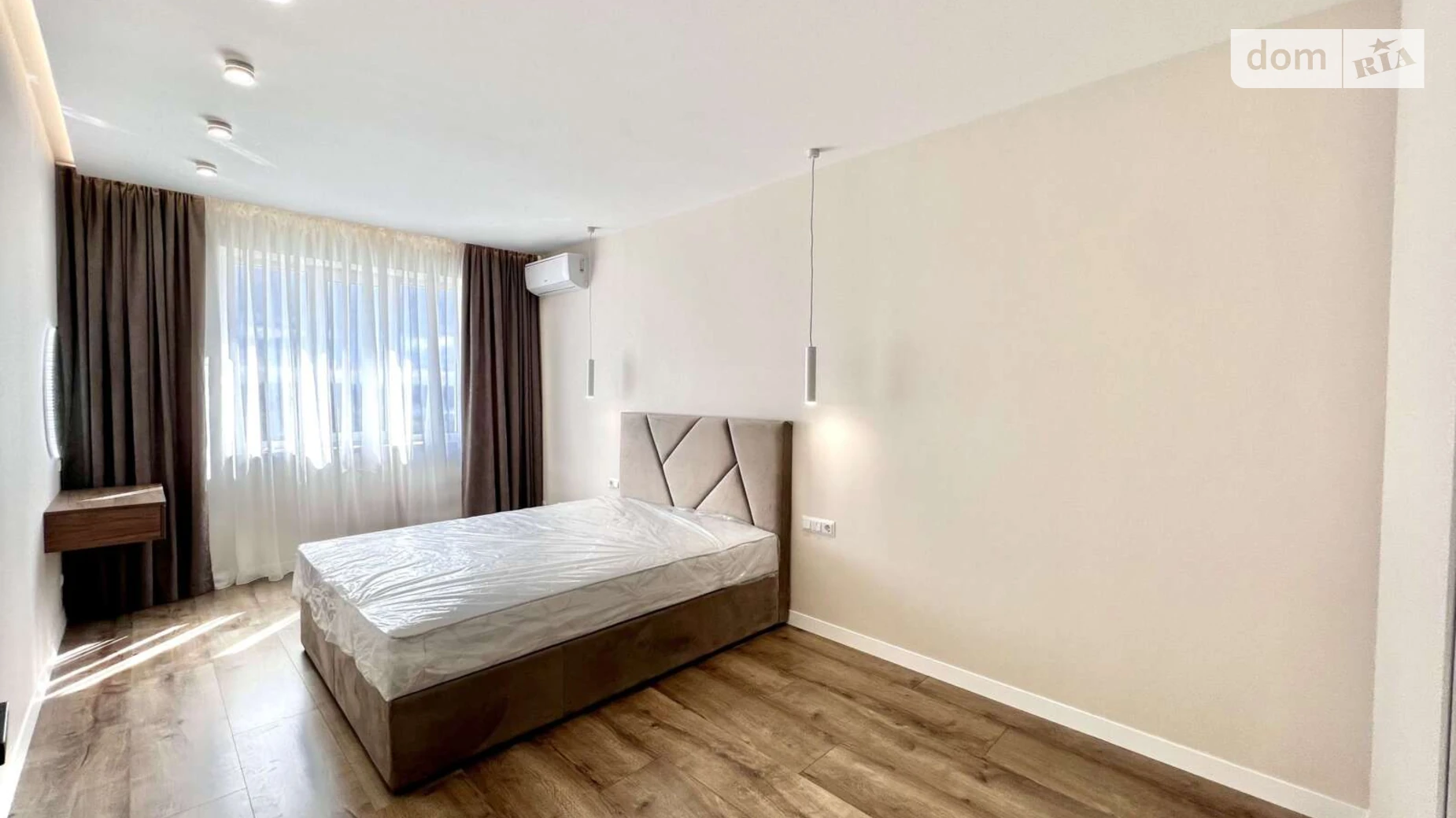 Продается 1-комнатная квартира 44 кв. м в Ивано-Франковске, ул. Высочана Семена, 18 корпус 15 - фото 2