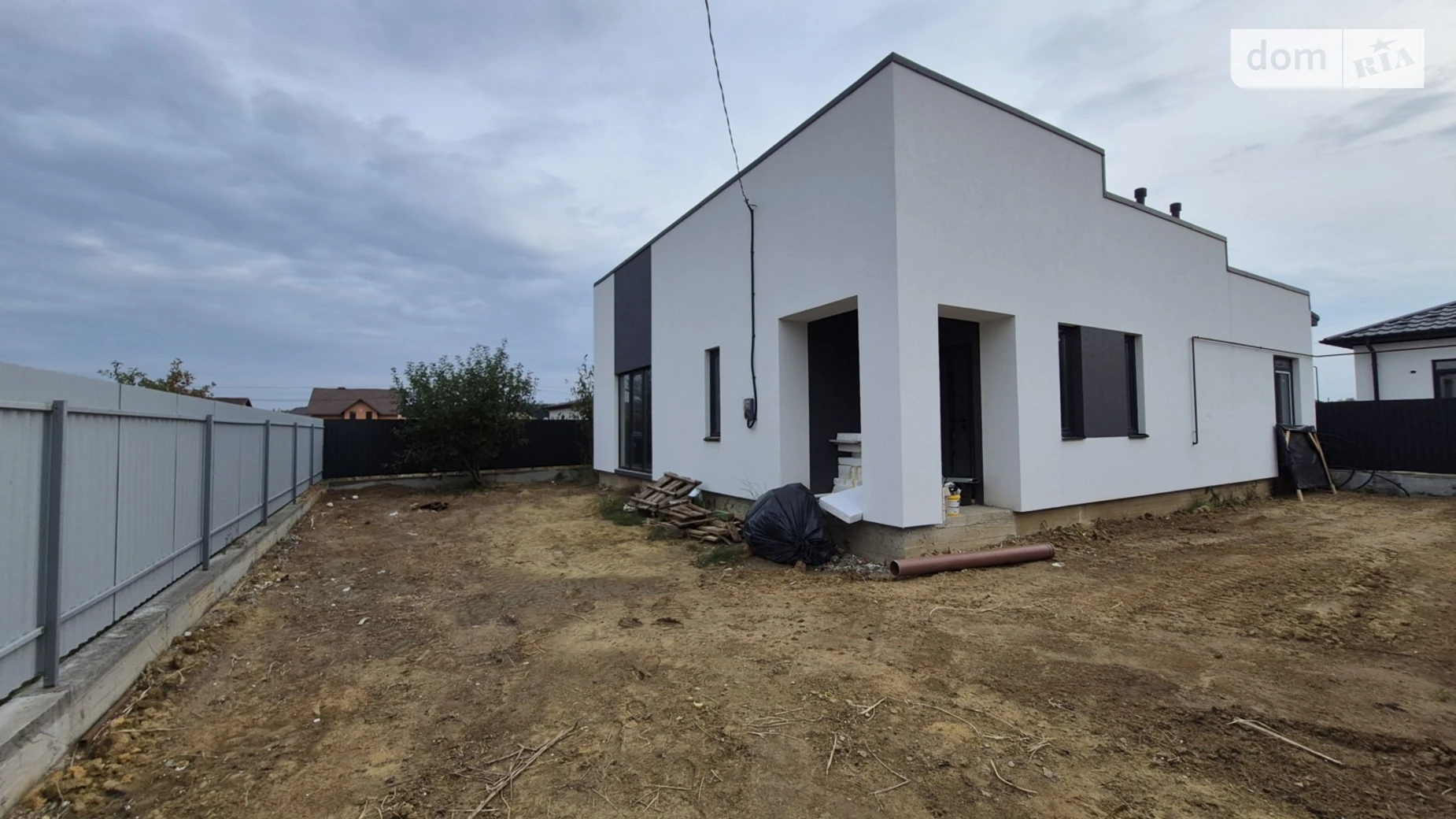 Продается одноэтажный дом 110 кв. м с бассейном, цена: 85000 $ - фото 2