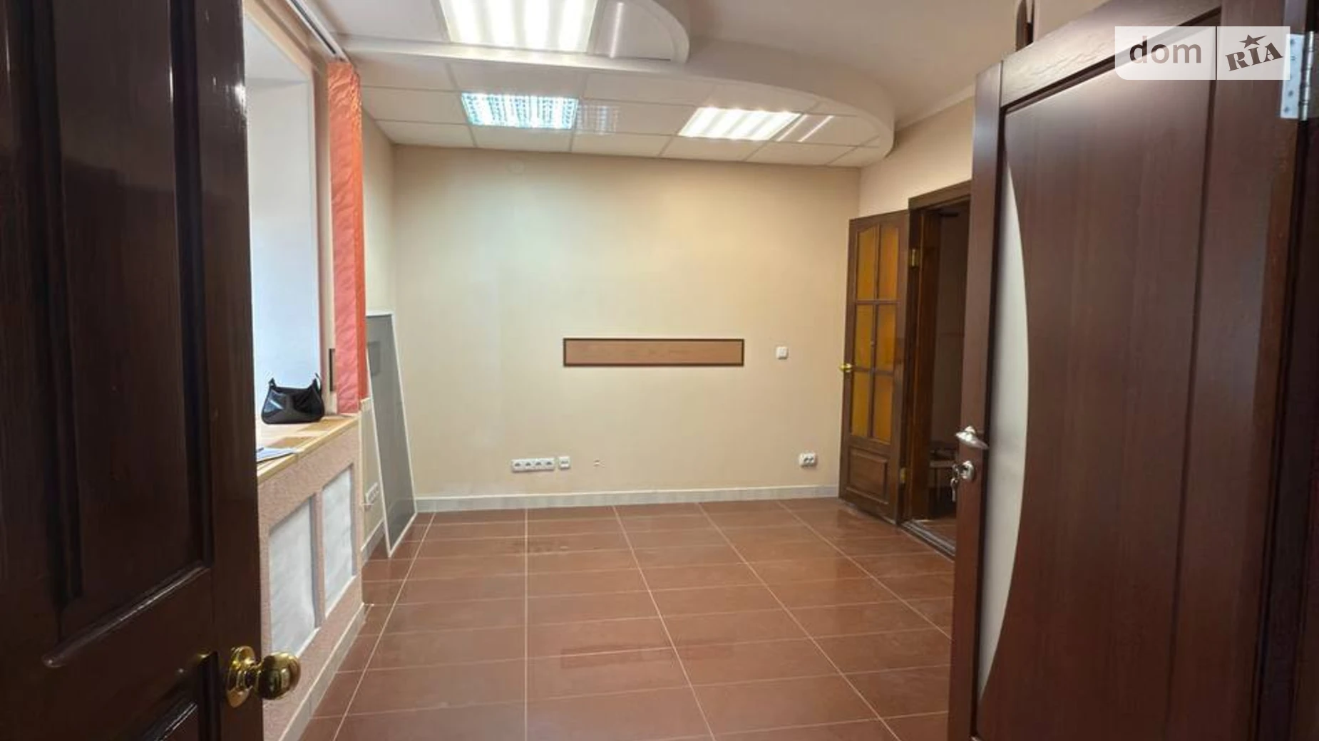 Продается офис 27.6 кв. м в бизнес-центре, цена: 17500 $ - фото 4