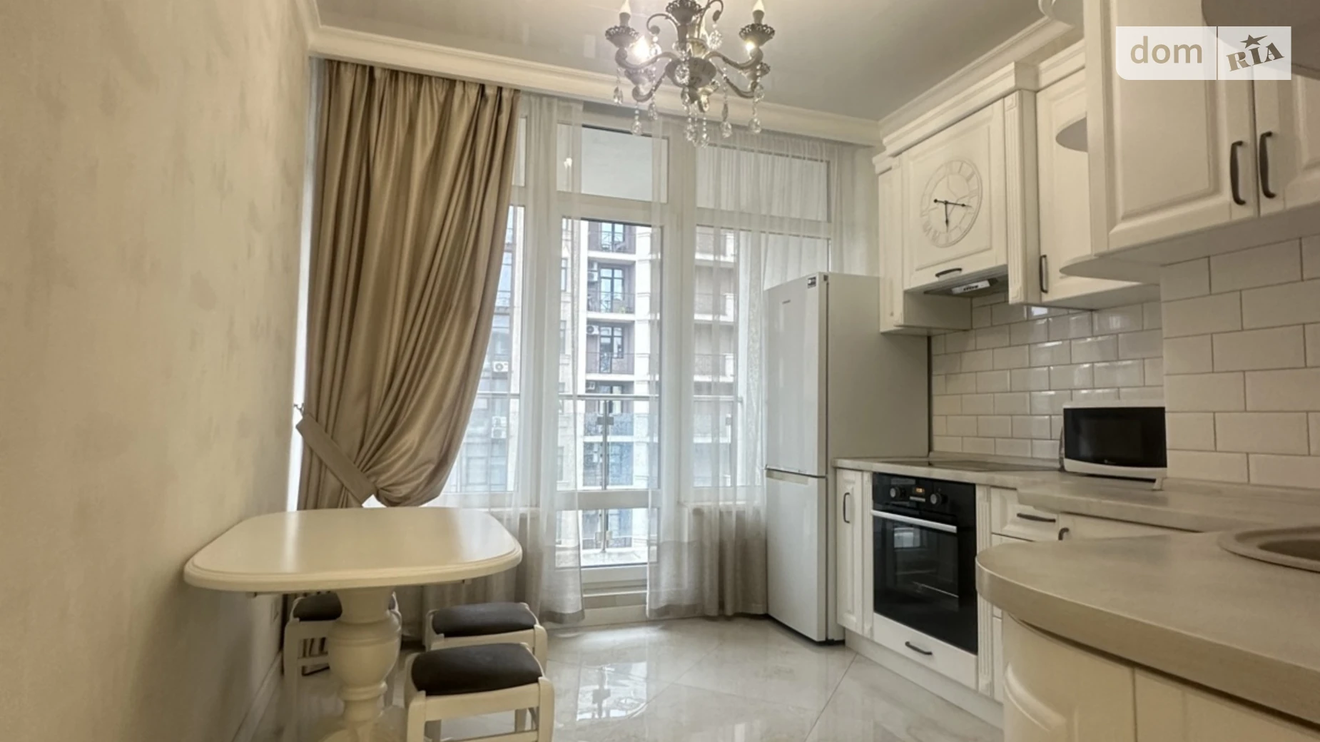Продается 1-комнатная квартира 40 кв. м в Одессе, ул. Генуэзская, 3Б - фото 2