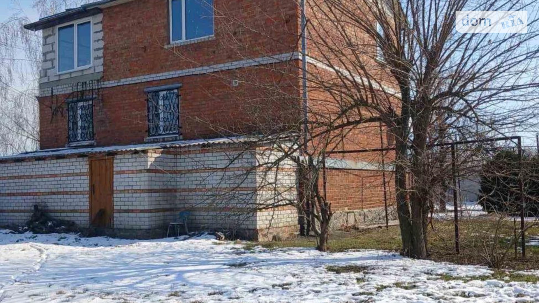 Продается дом на 3 этажа 300 кв. м с балконом, цена: 120000 $ - фото 2