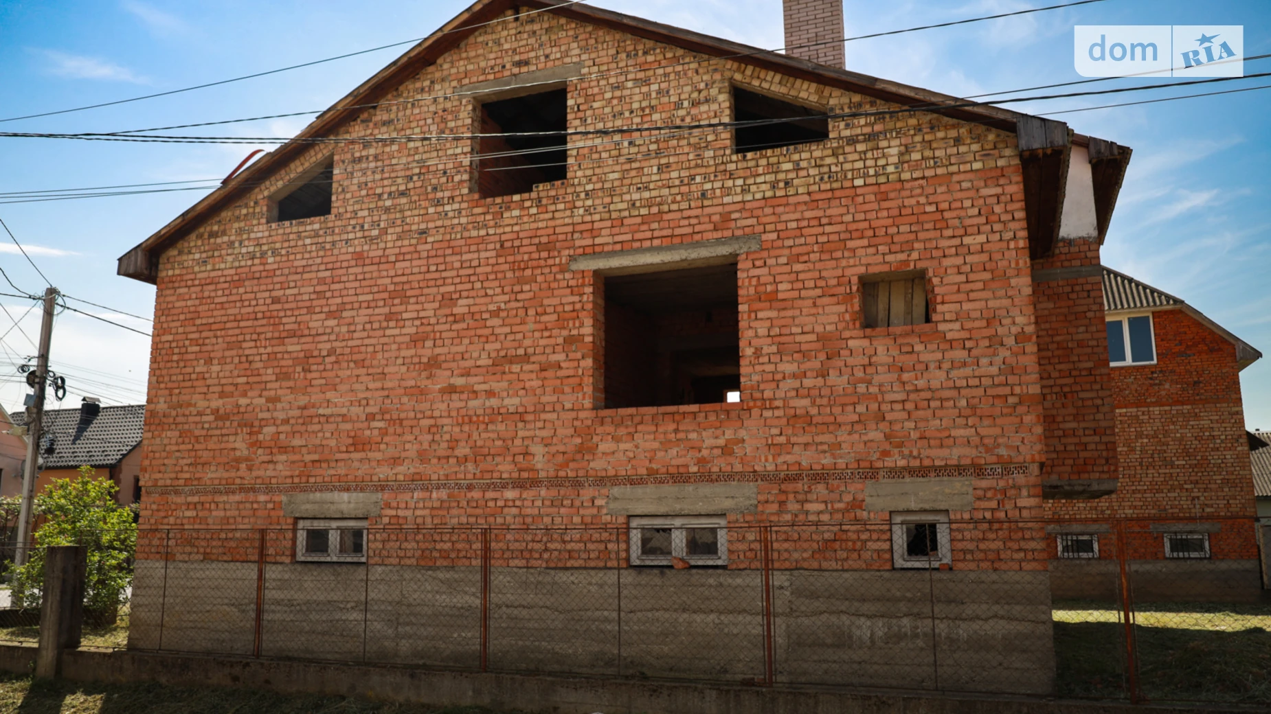 Продается дом на 3 этажа 297 кв. м с камином, цена: 41000 $ - фото 4