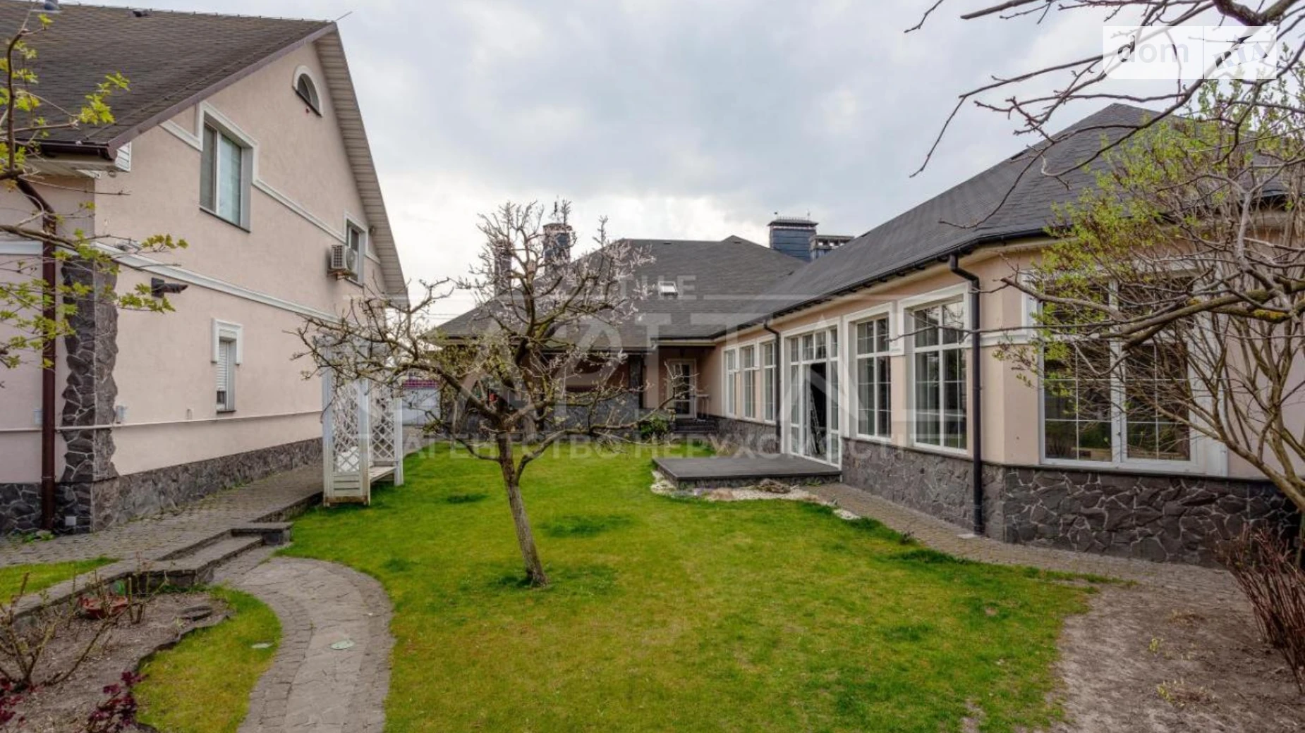 Продается дом на 2 этажа 730 кв. м с гаражом, цена: 799000 $ - фото 3