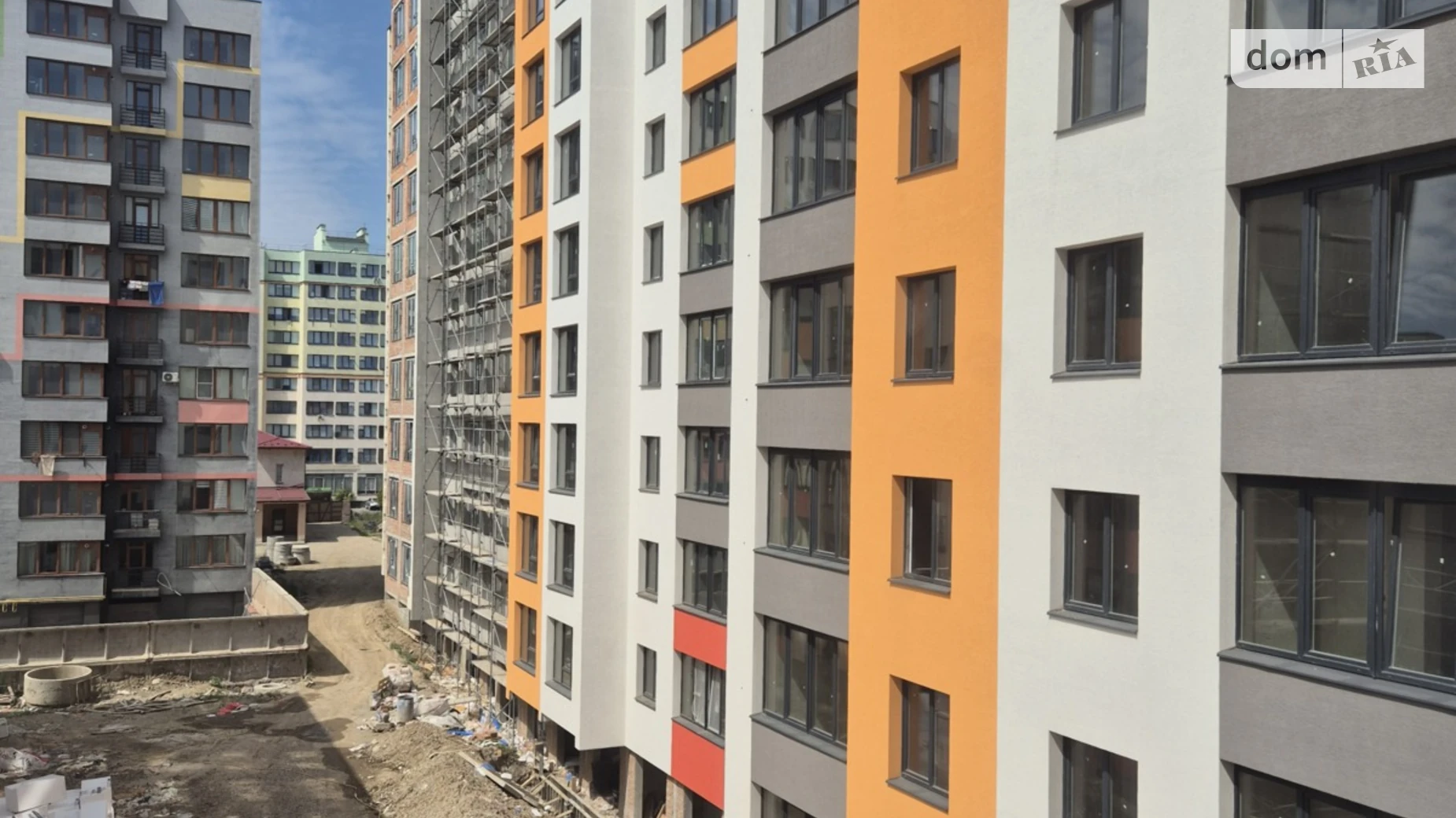 ул. Украинских Декабристов, 45 Ивано-Франковск ЖК Вишневый - фото 3