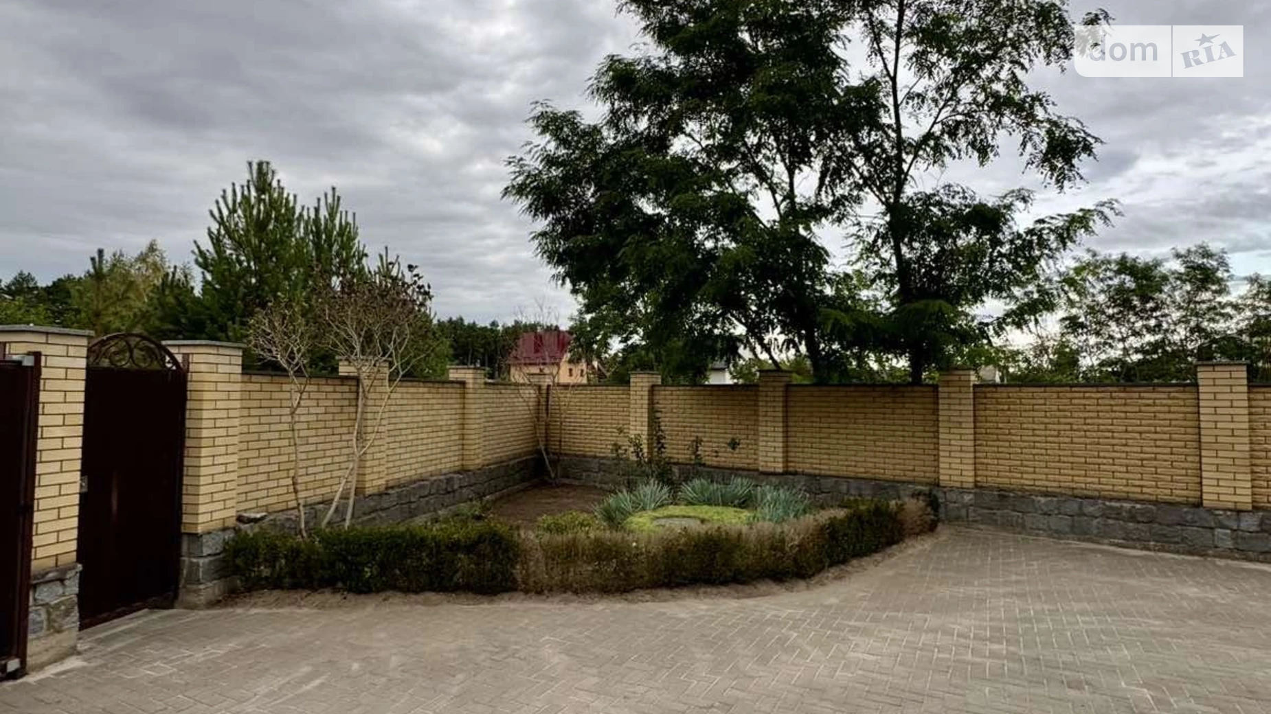 Продается дом на 2 этажа 260 кв. м с подвалом, цена: 199 $ - фото 4