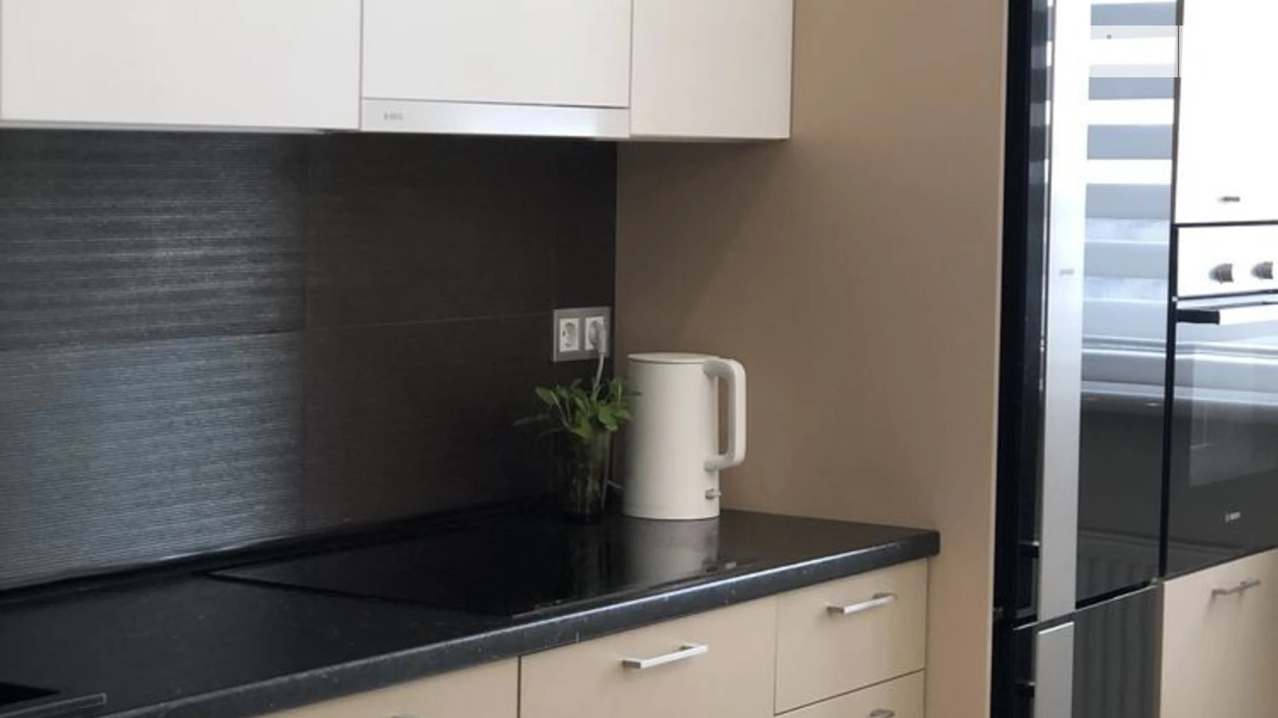 Продається 2-кімнатна квартира 70 кв. м у Рівному, вул. Миколи Карнаухова, 47-49 - фото 3