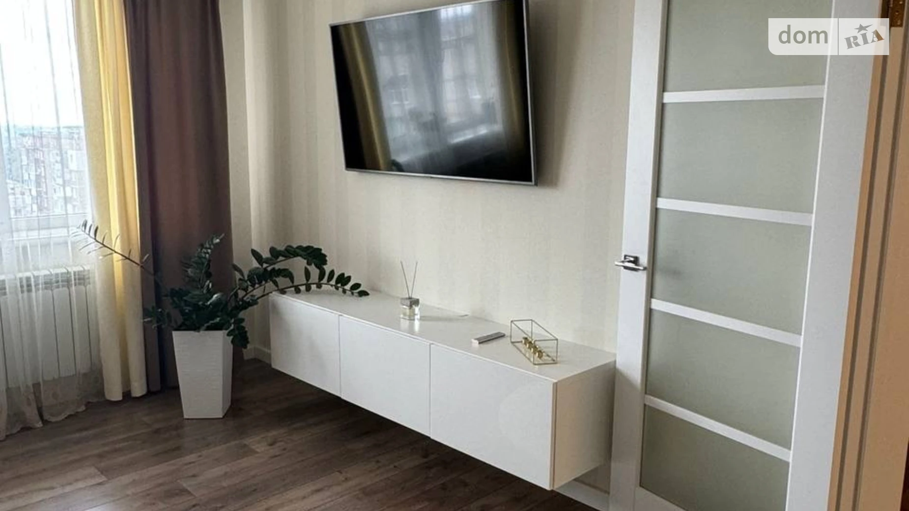 Продается 3-комнатная квартира 115.6 кв. м в Ровно, ул. Степана Демьянчука, 1А - фото 2