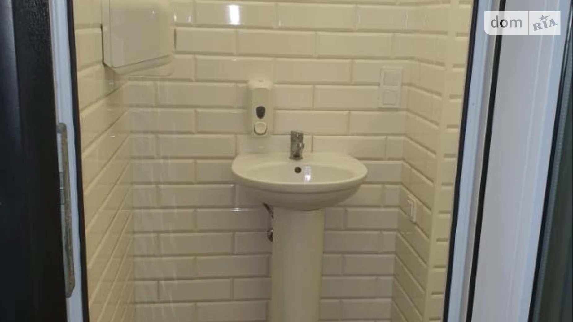 Сдается в аренду помещения свободного назначения 62 кв. м в 3-этажном здании, цена: 800 $ - фото 2