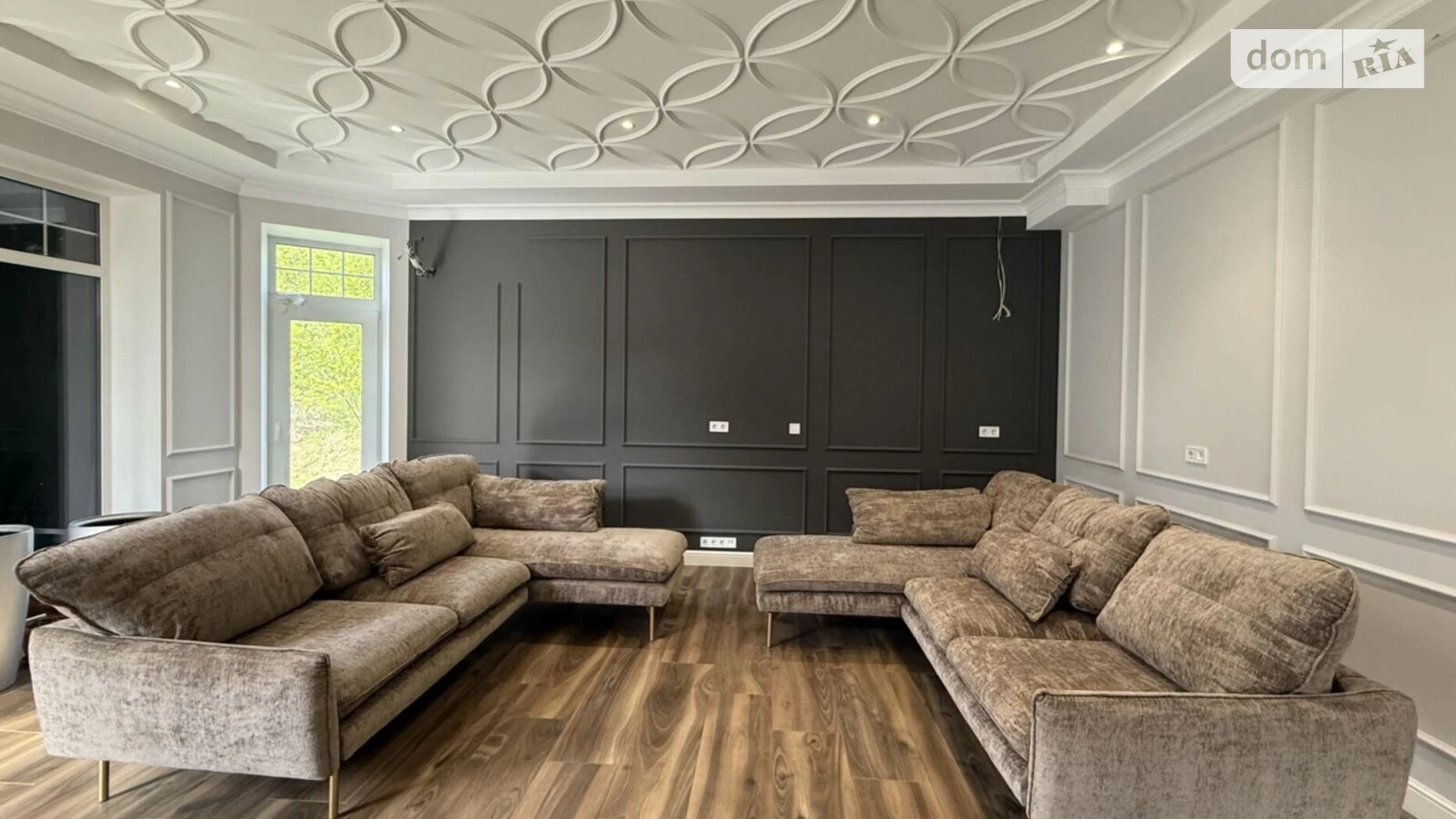 Продается дом на 3 этажа 750 кв. м с участком, цена: 760000 € - фото 2