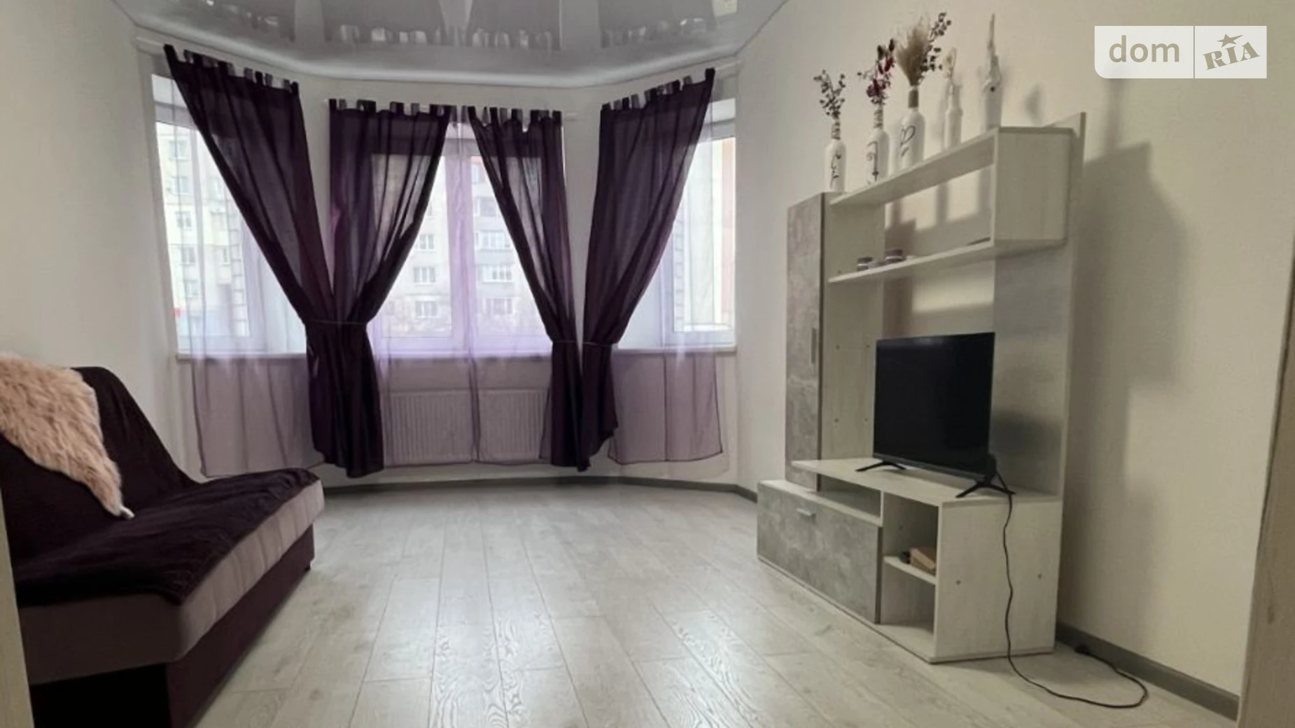 Продается 1-комнатная квартира 43 кв. м в Ровно, ул. Соборная, 283 - фото 3
