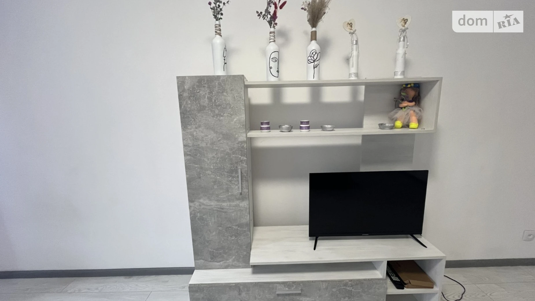 Продается 1-комнатная квартира 43 кв. м в Ровно, ул. Соборная, 283 - фото 2